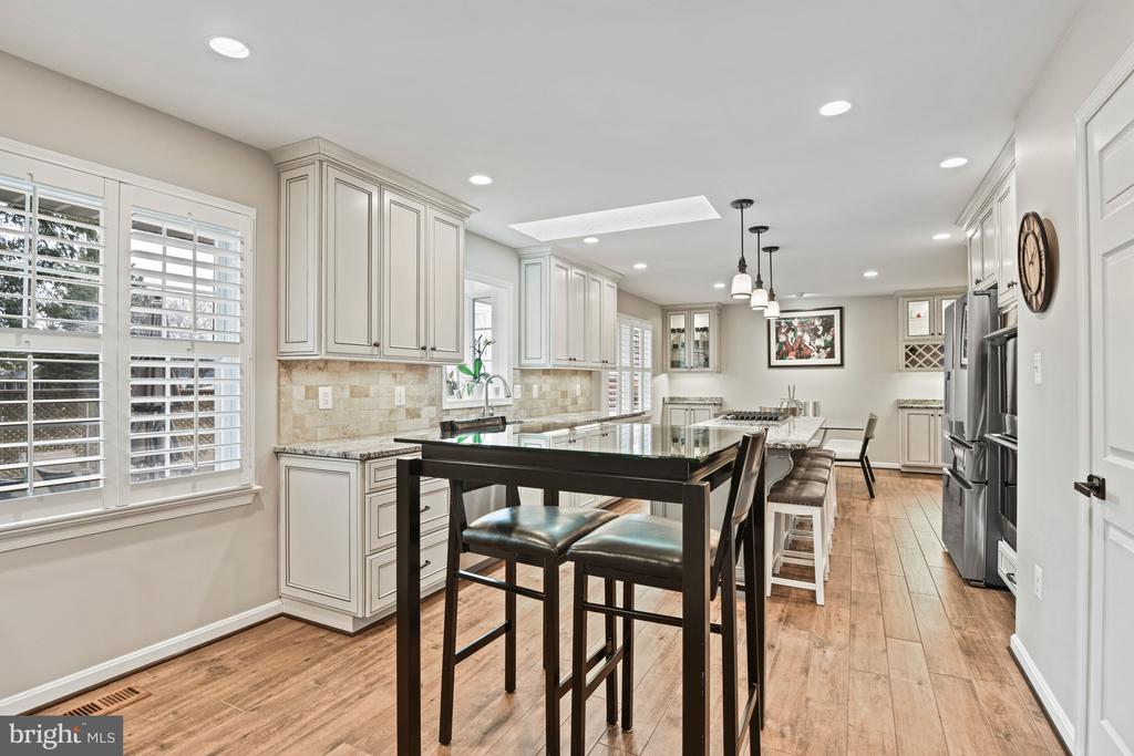 5200 HONEYSUCKLE COURT