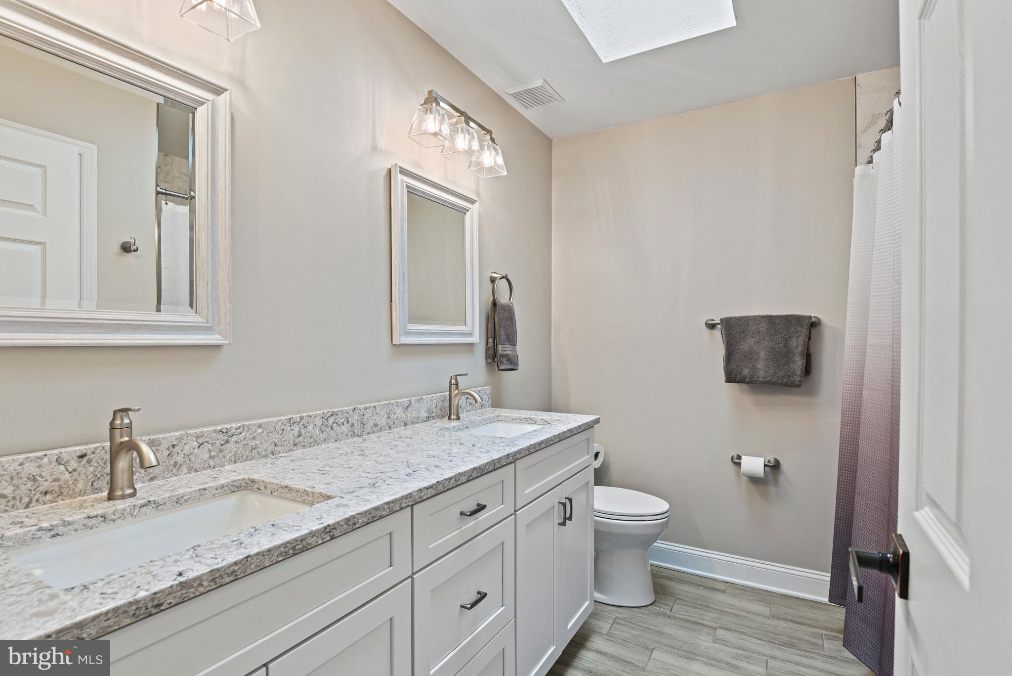 5200 HONEYSUCKLE COURT