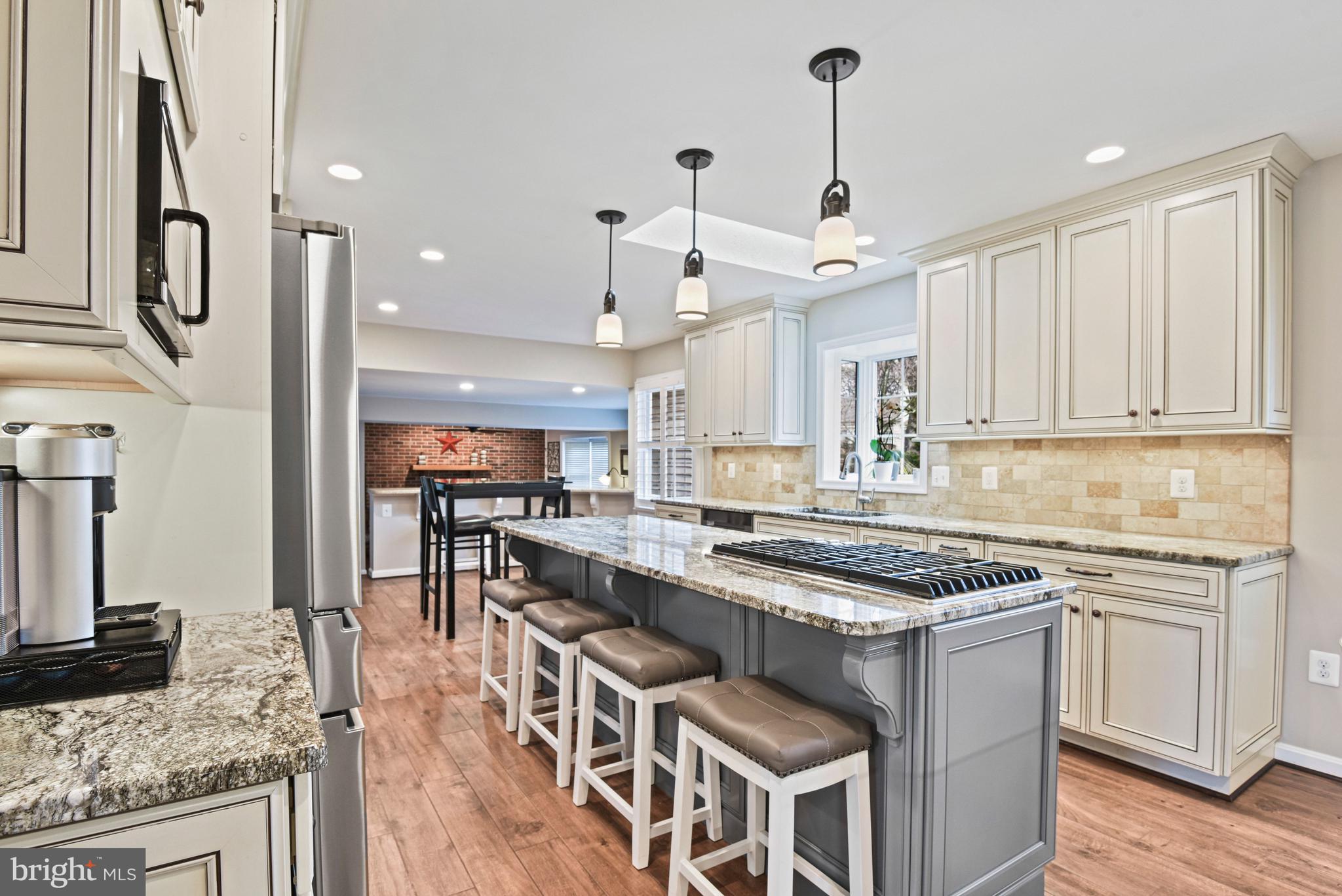 5200 HONEYSUCKLE COURT