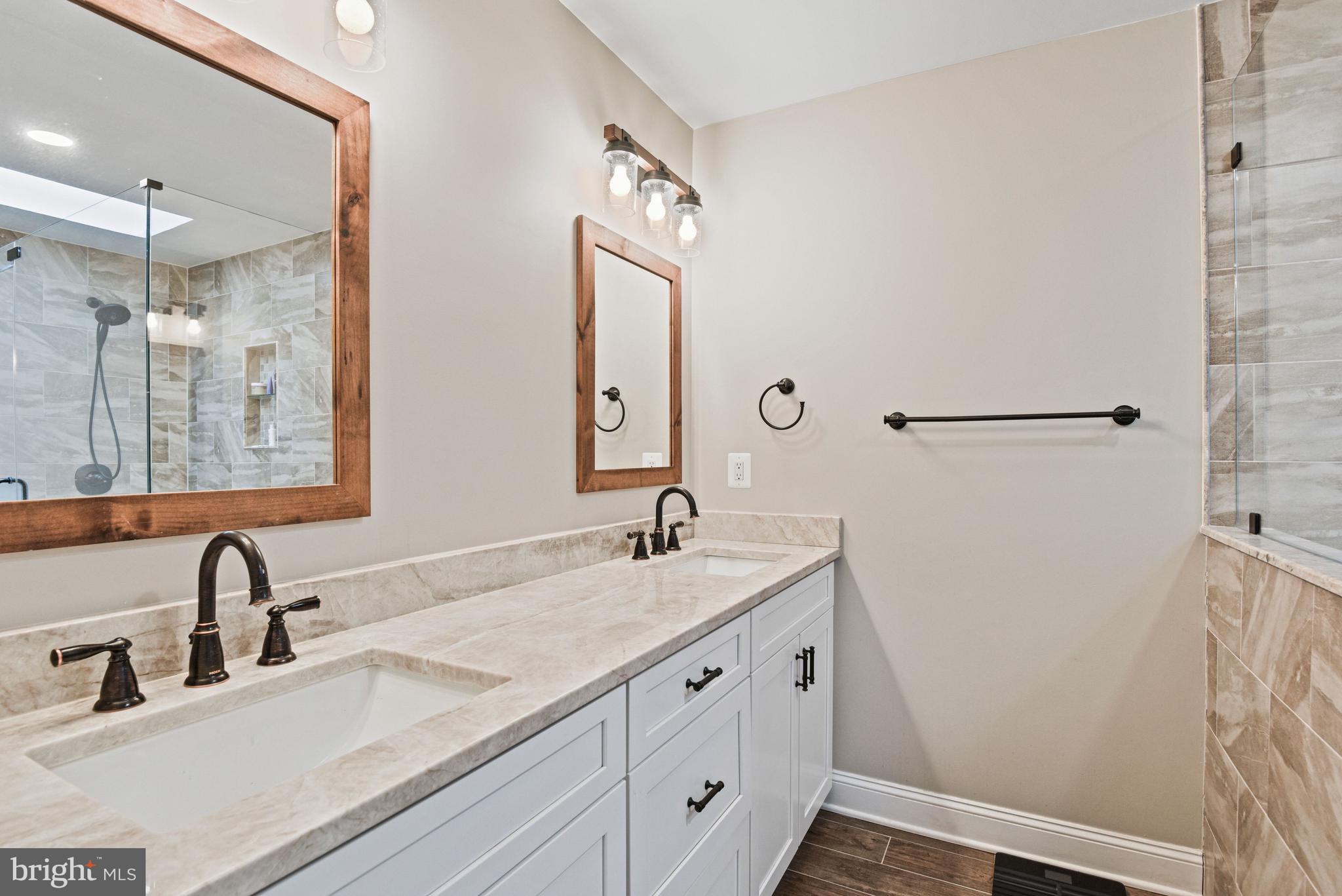 5200 HONEYSUCKLE COURT