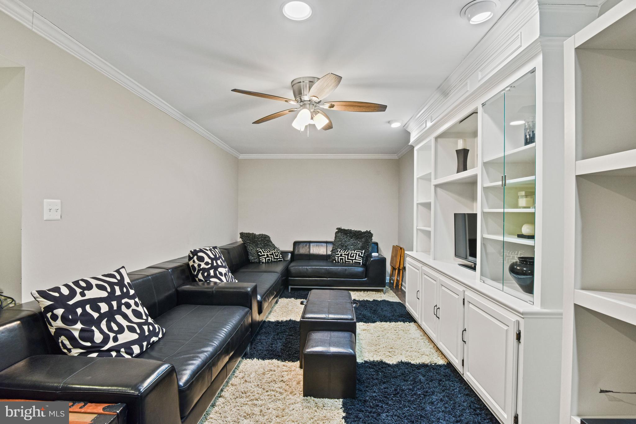 5200 HONEYSUCKLE COURT