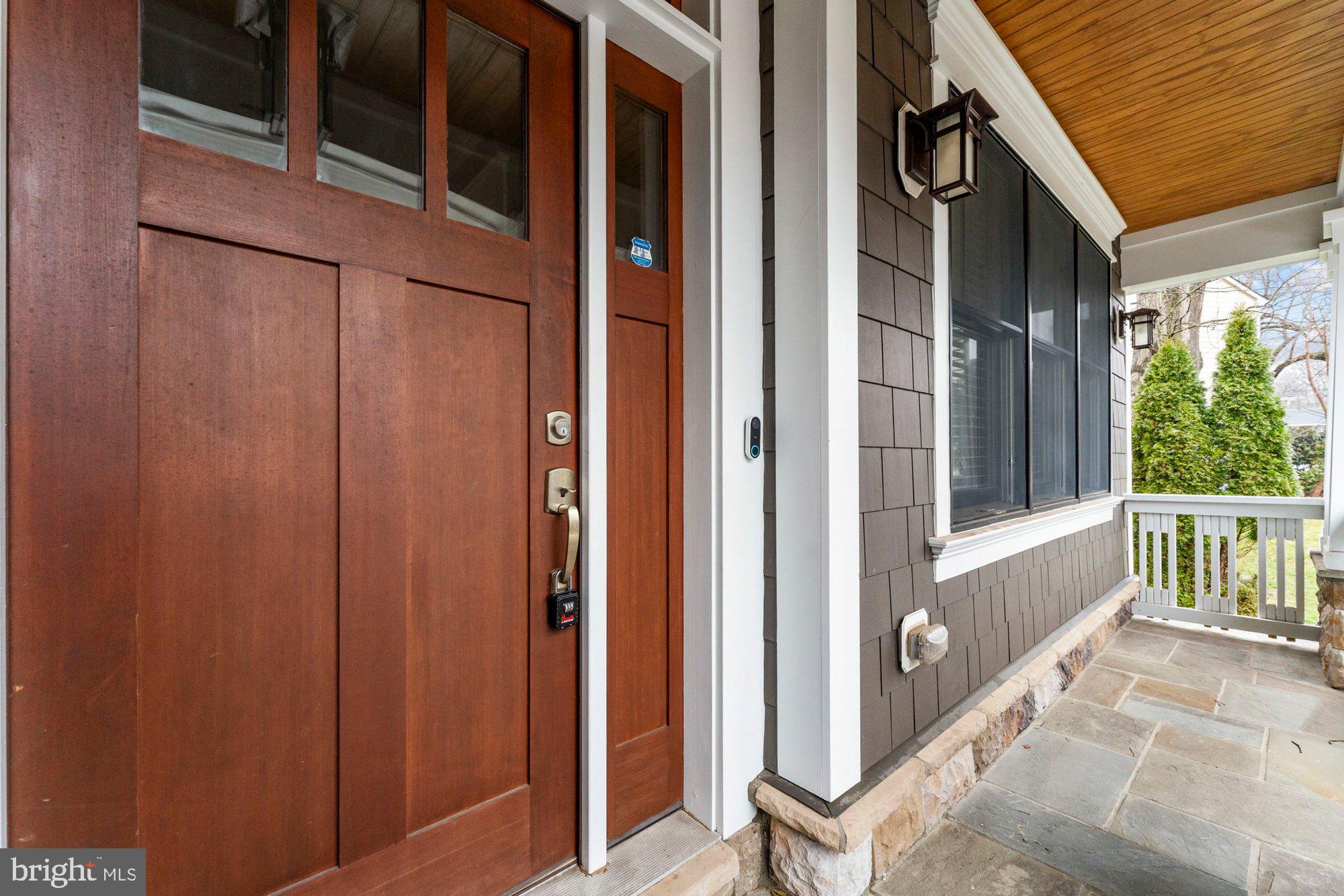1105 LAKEWOOD DRIVE SW