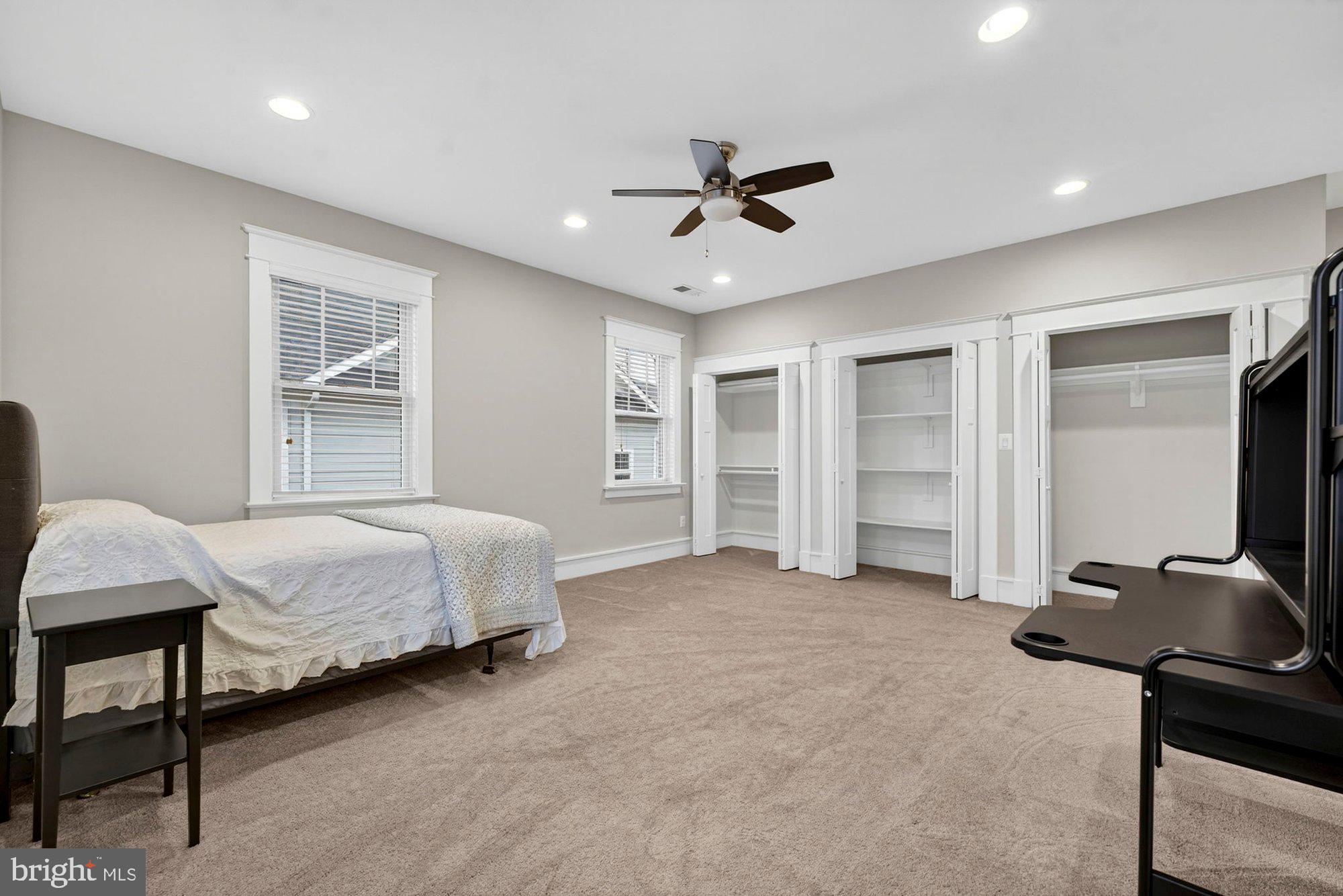 1105 LAKEWOOD DRIVE SW