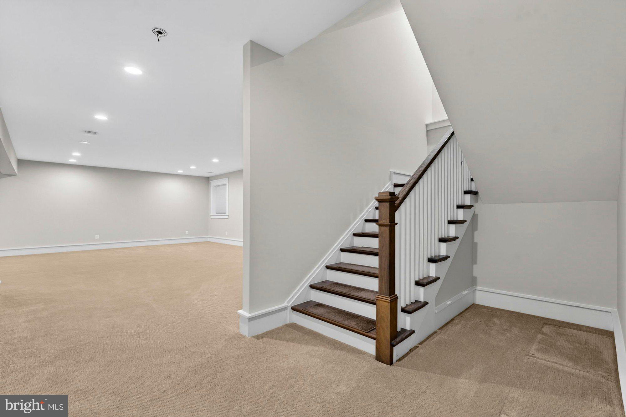 1105 LAKEWOOD DRIVE SW