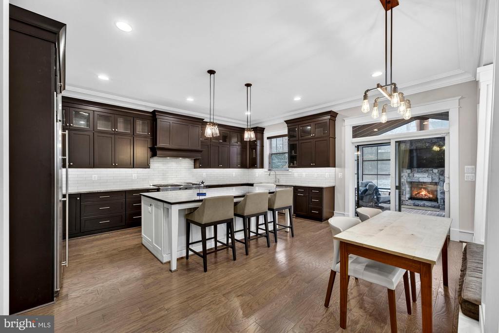 1105 LAKEWOOD DRIVE SW