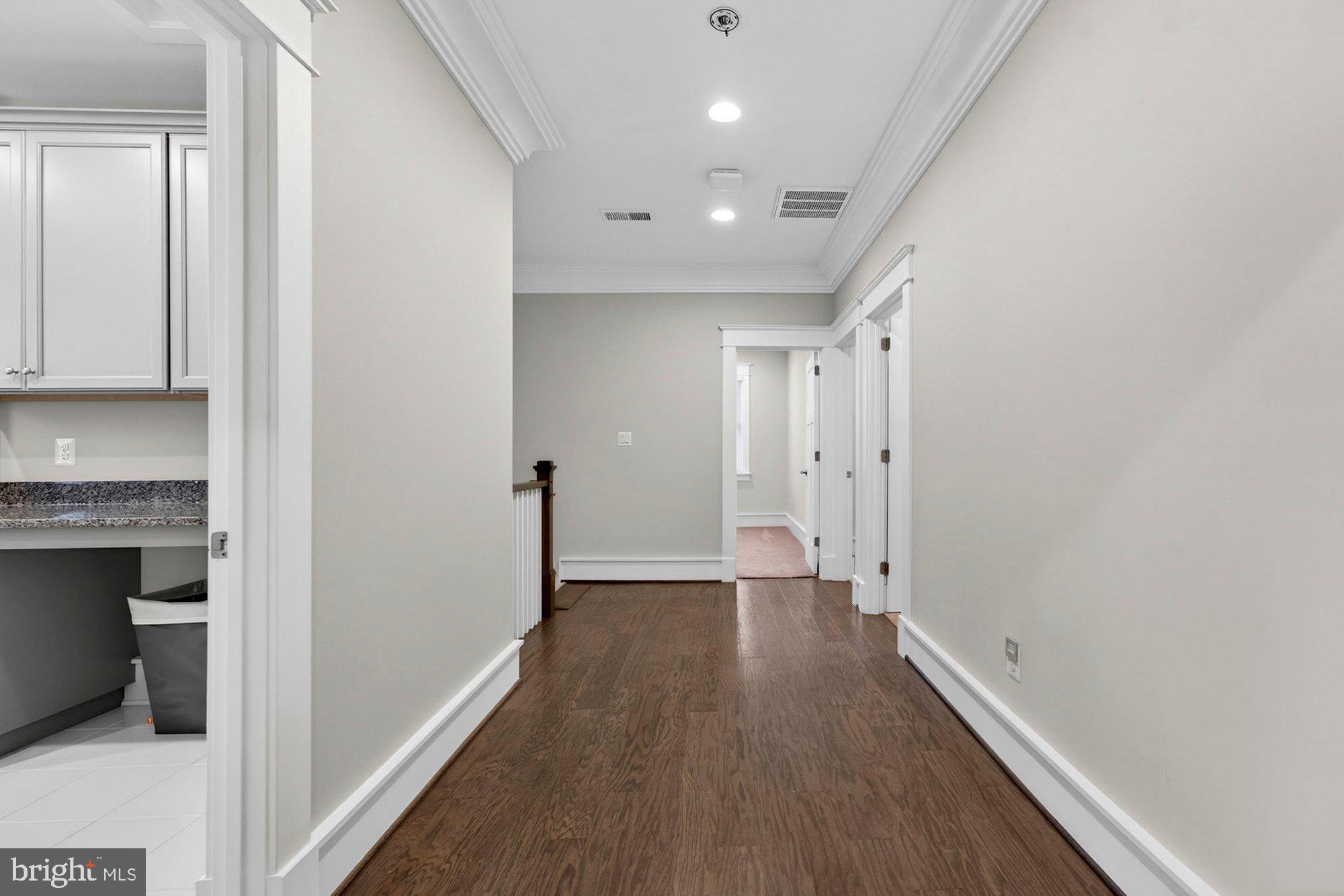 1105 LAKEWOOD DRIVE SW