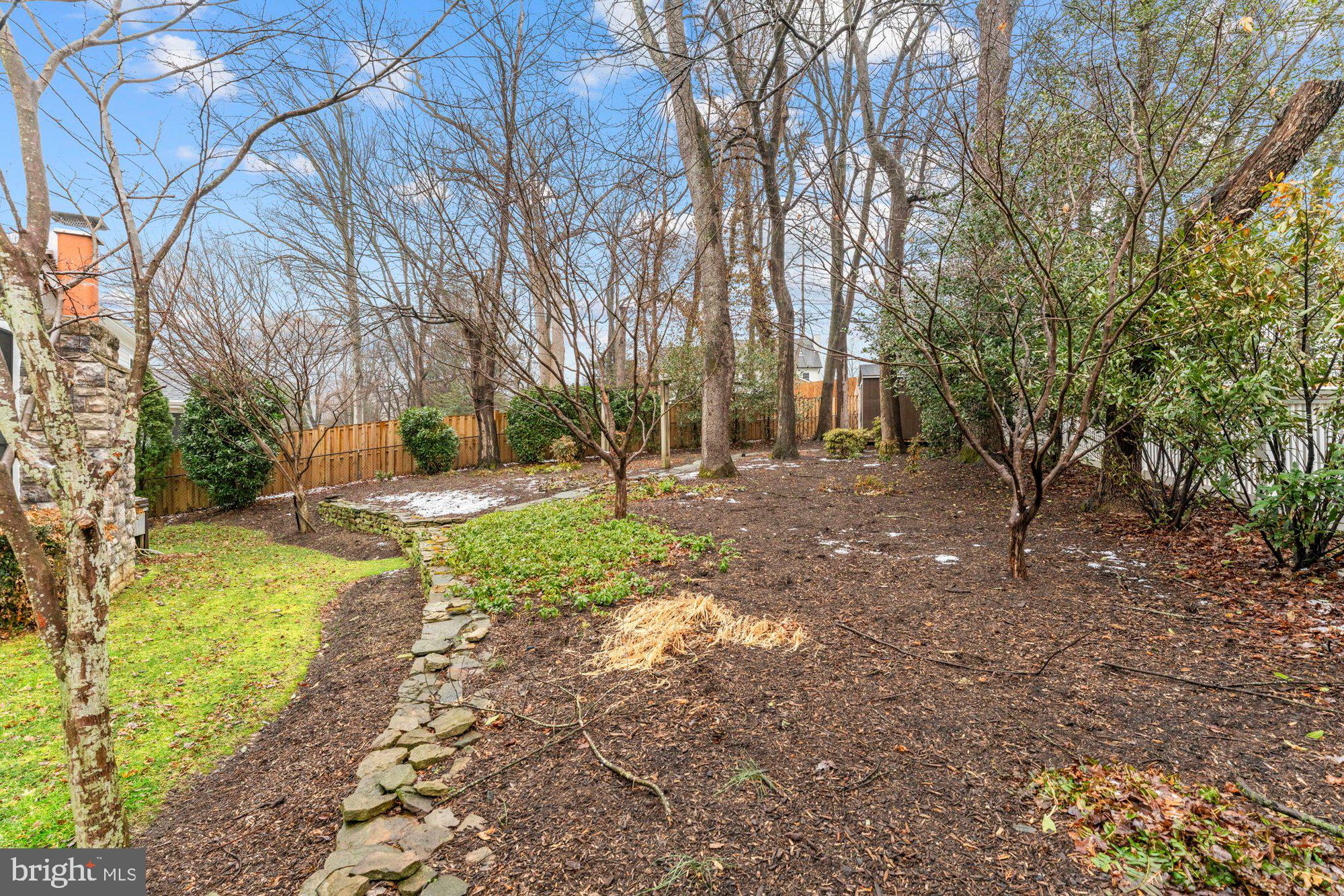 1105 LAKEWOOD DRIVE SW