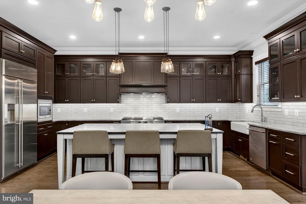 1105 LAKEWOOD DRIVE SW