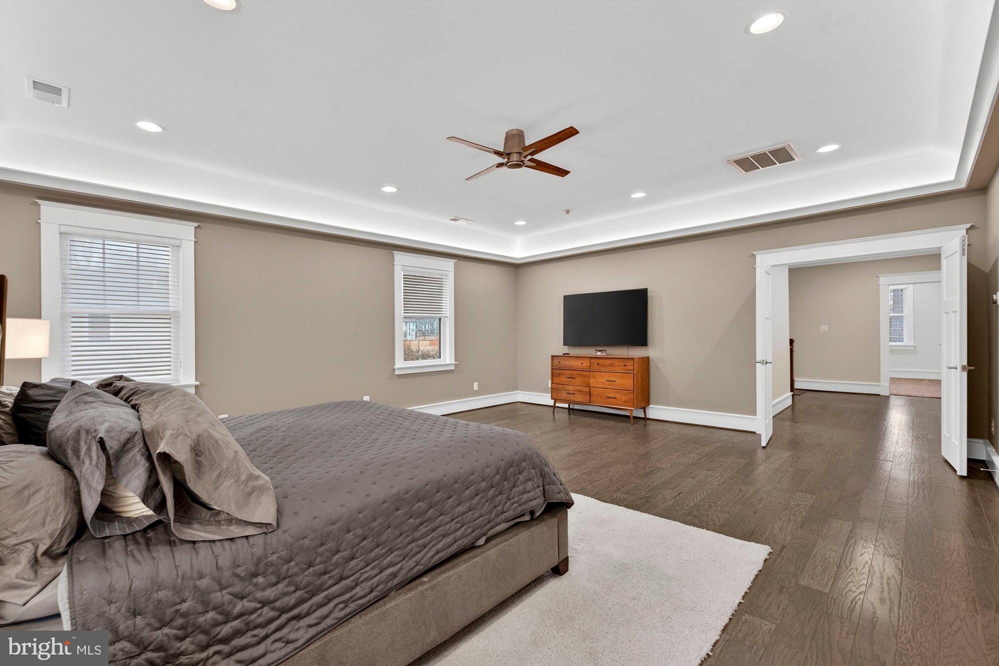 1105 LAKEWOOD DRIVE SW