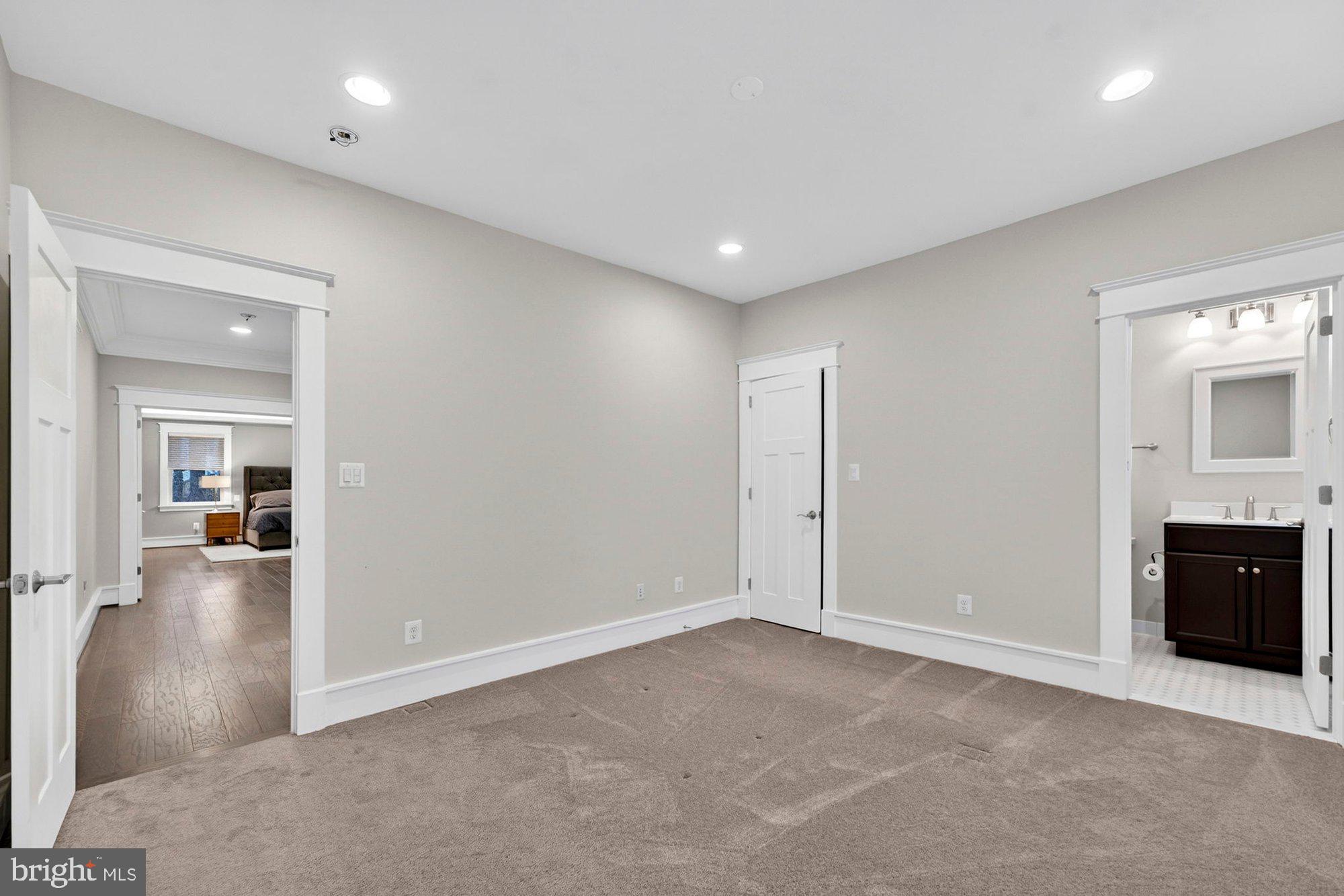 1105 LAKEWOOD DRIVE SW
