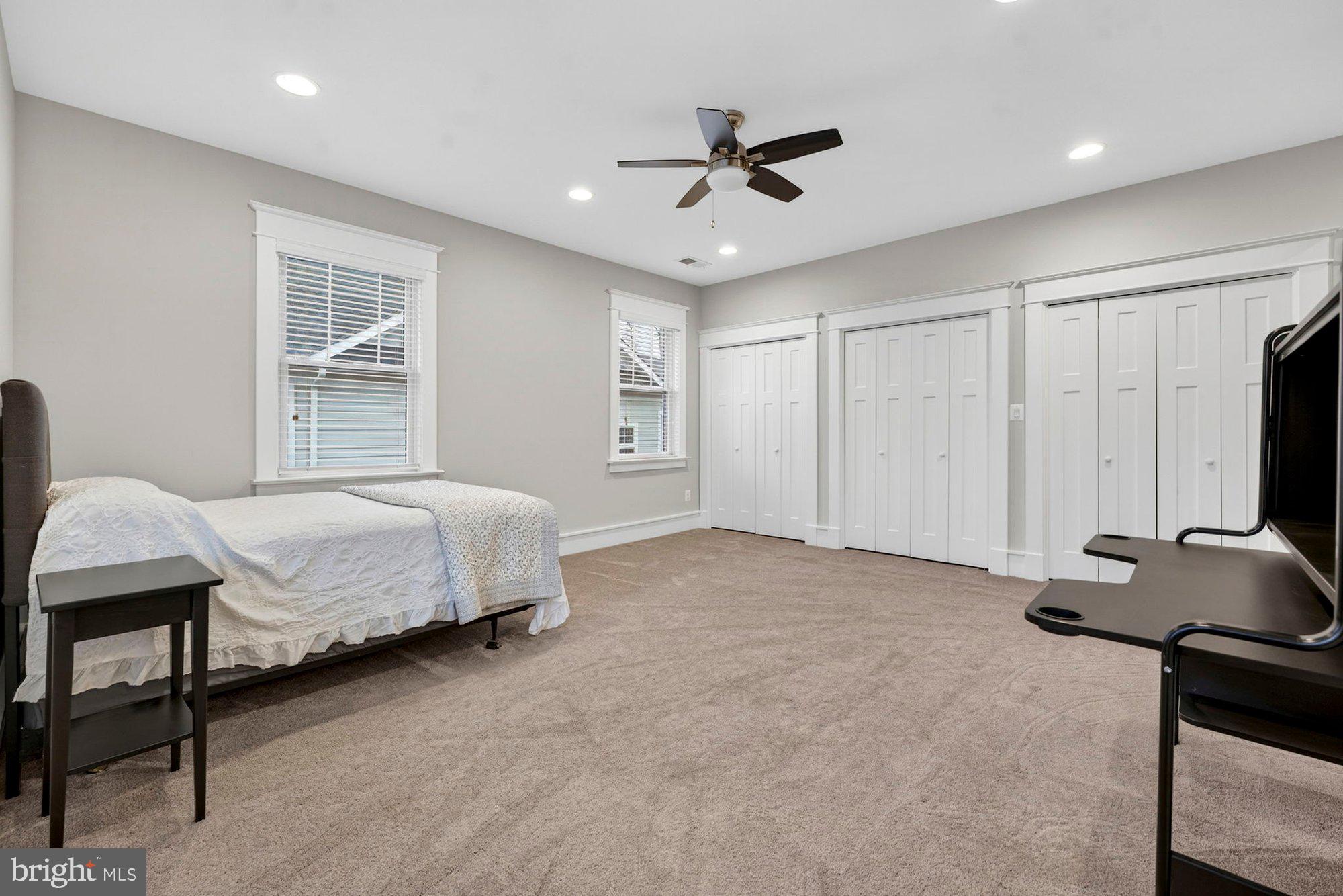 1105 LAKEWOOD DRIVE SW