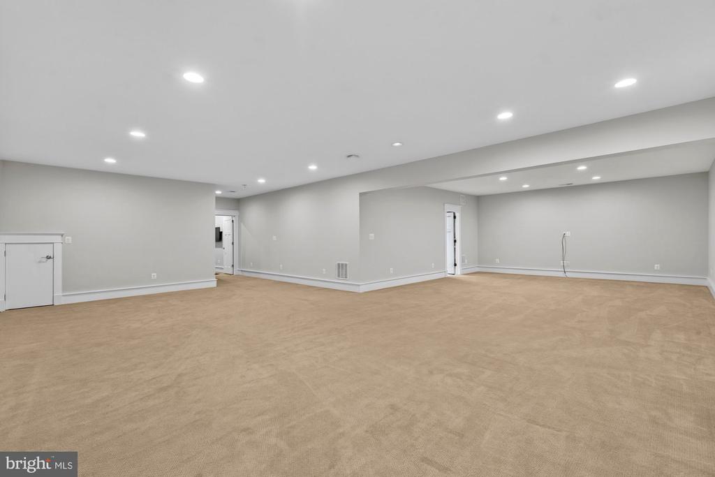 1105 LAKEWOOD DRIVE SW