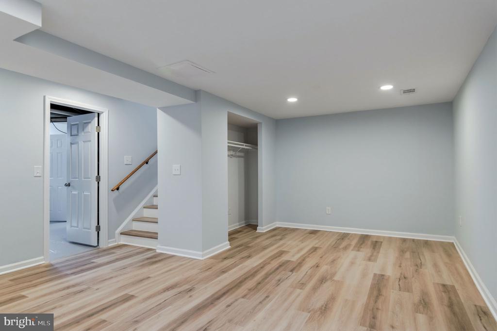 412 MAGNOLIA COURT
