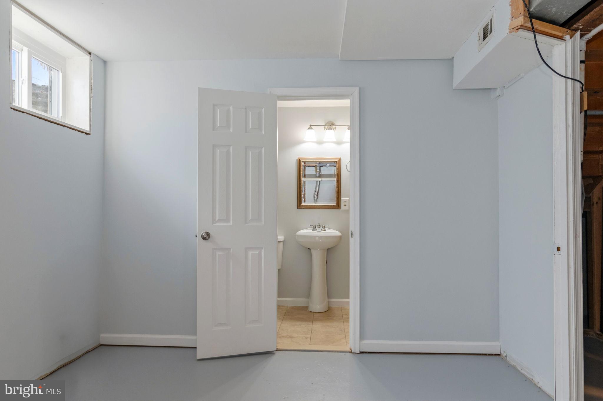 412 MAGNOLIA COURT