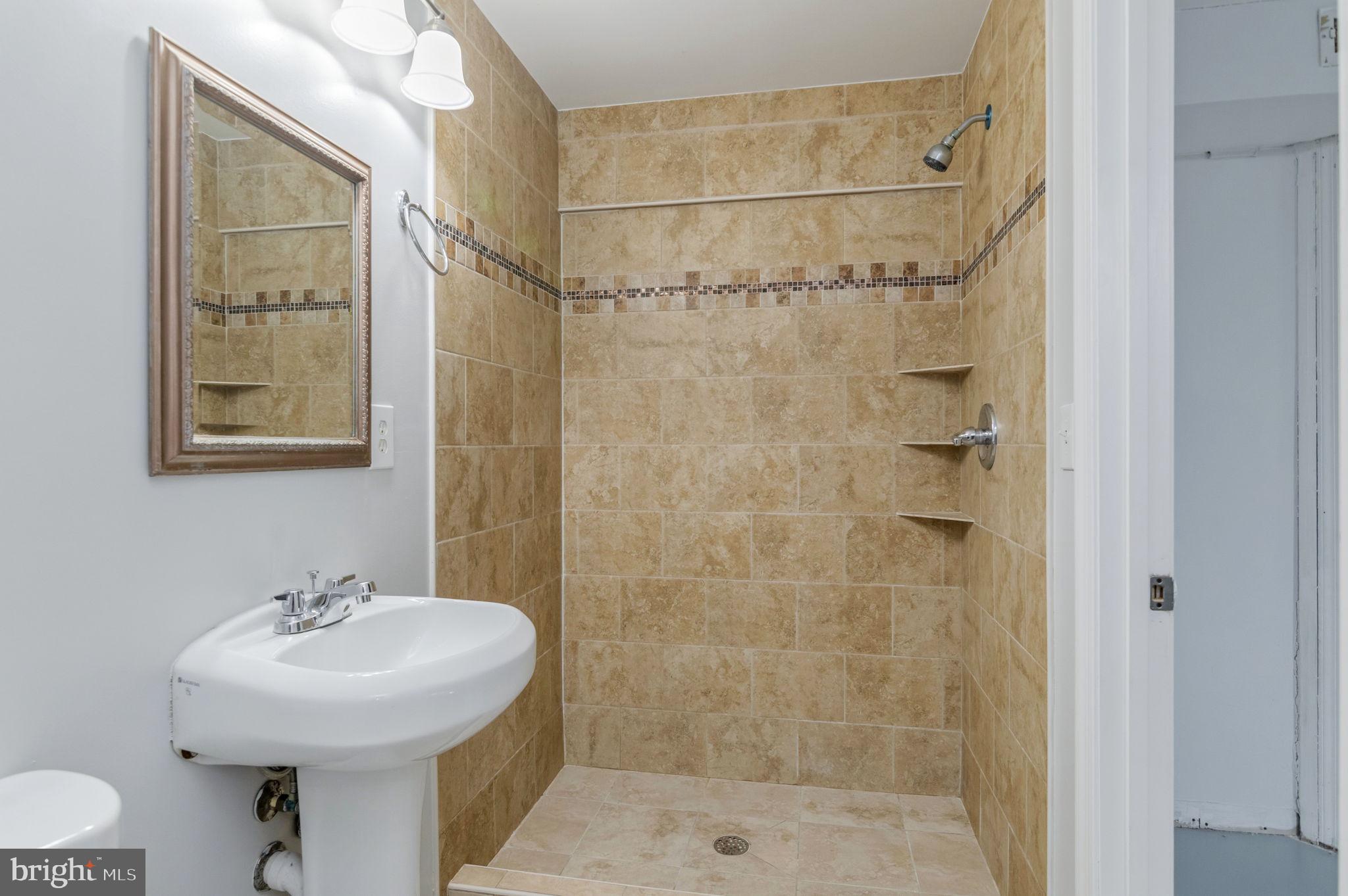 412 MAGNOLIA COURT
