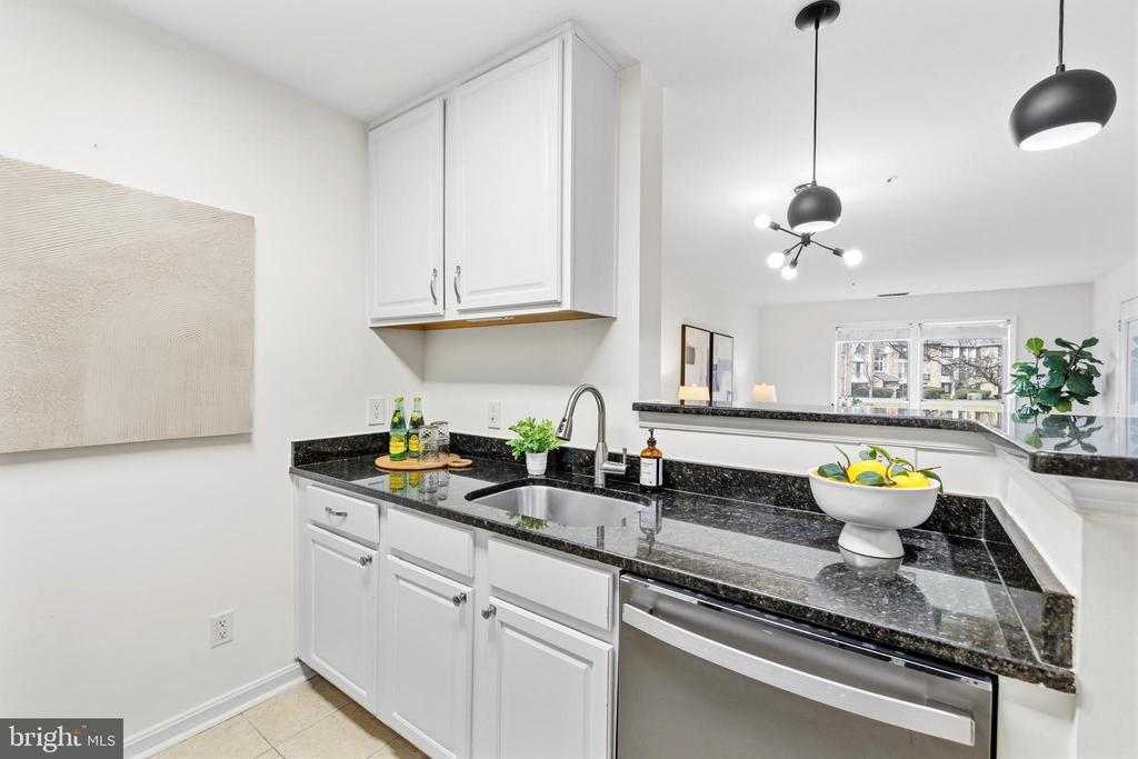 3175 SUMMIT SQUARE DRIVE 5-A12