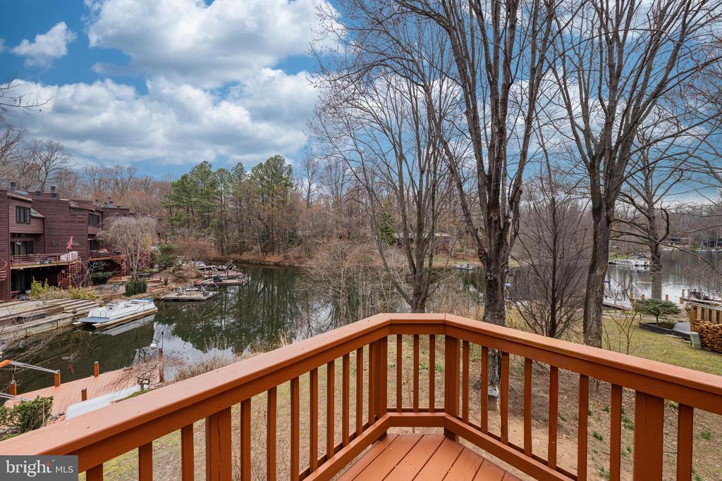 2012 SWANS NECK WAY