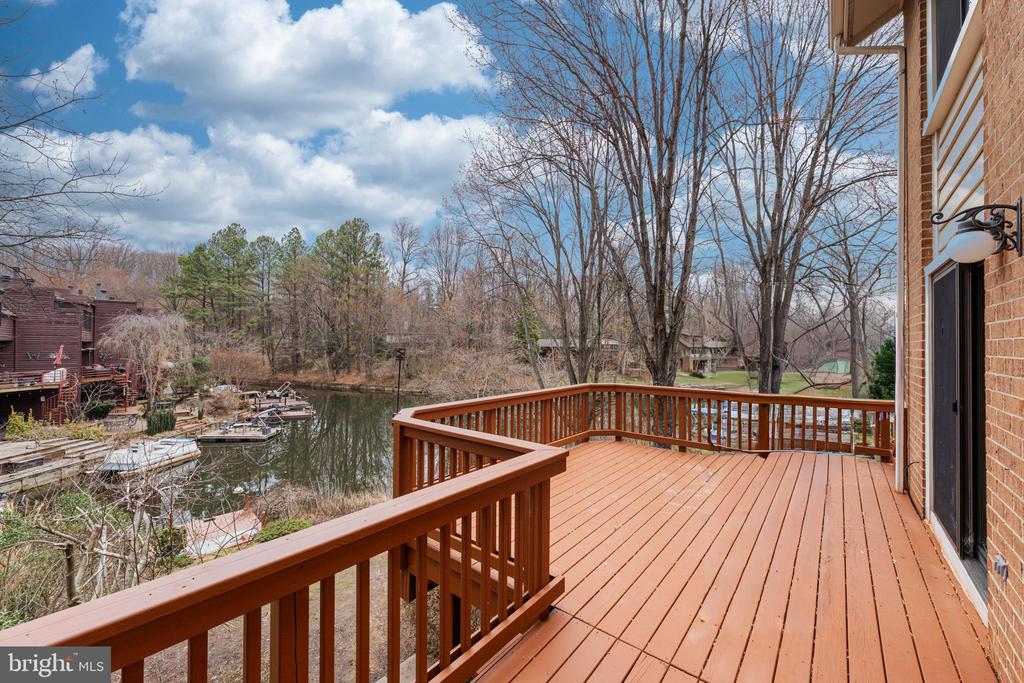 2012 SWANS NECK WAY