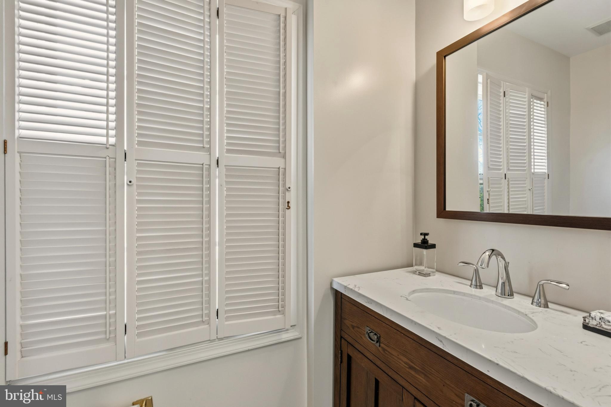 6317 CROOKED OAK LANE