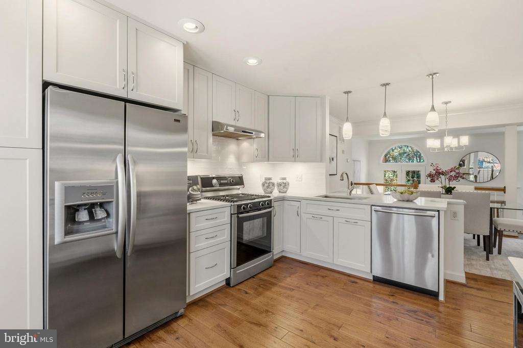 6317 CROOKED OAK LANE