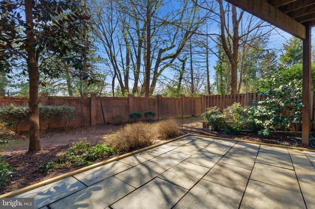 6317 CROOKED OAK LANE
