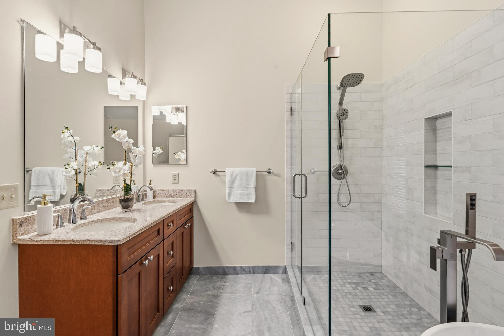 6317 CROOKED OAK LANE