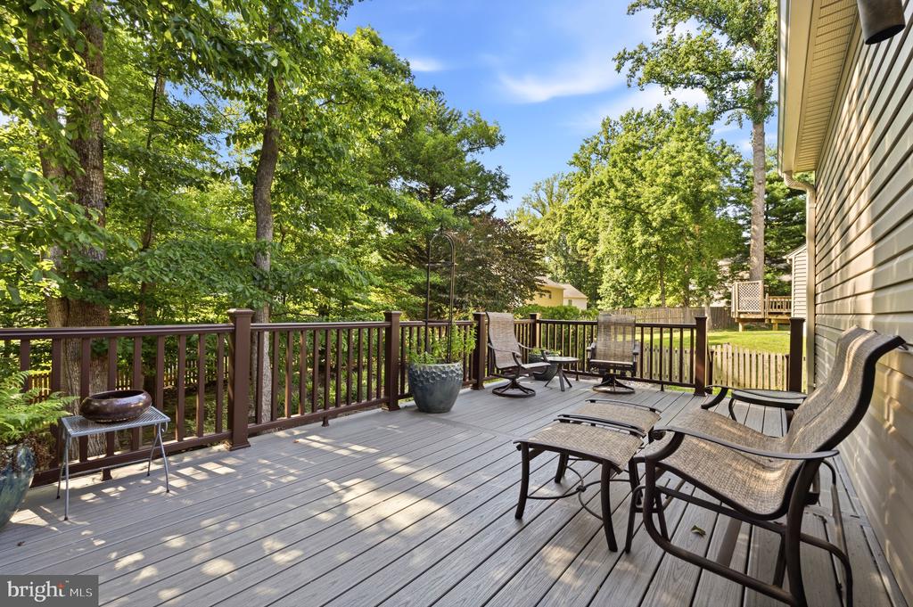 6404 PHILLIP COURT