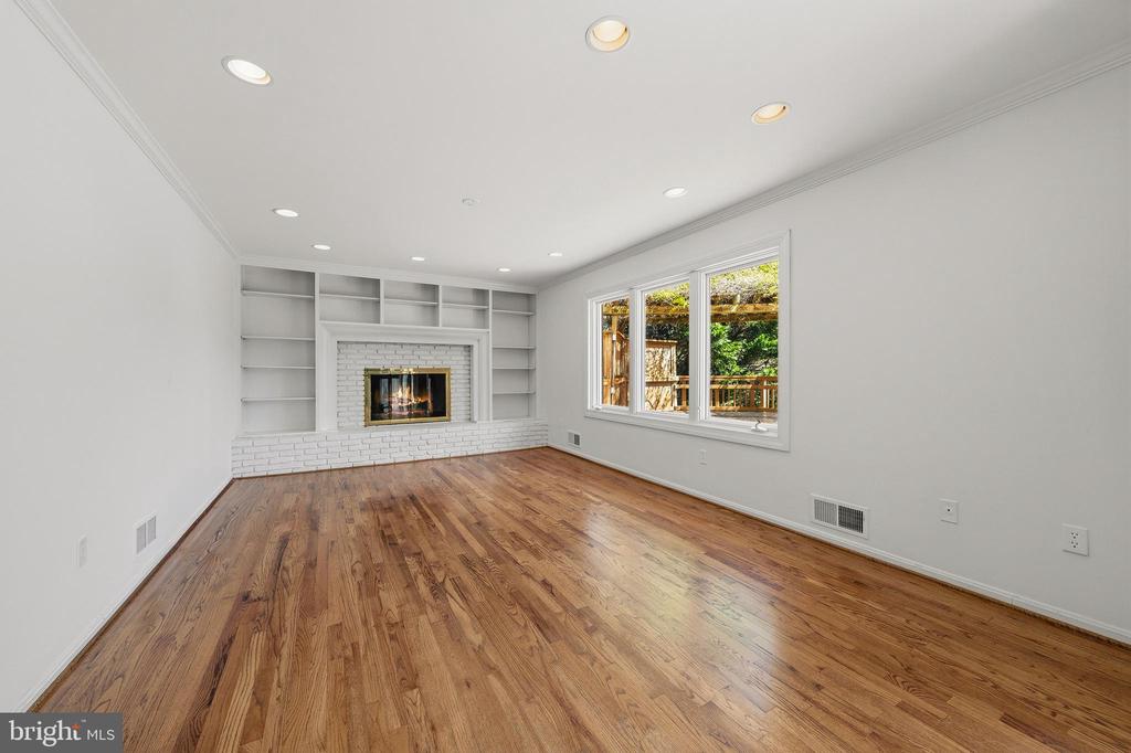 1609 EAST AVENUE