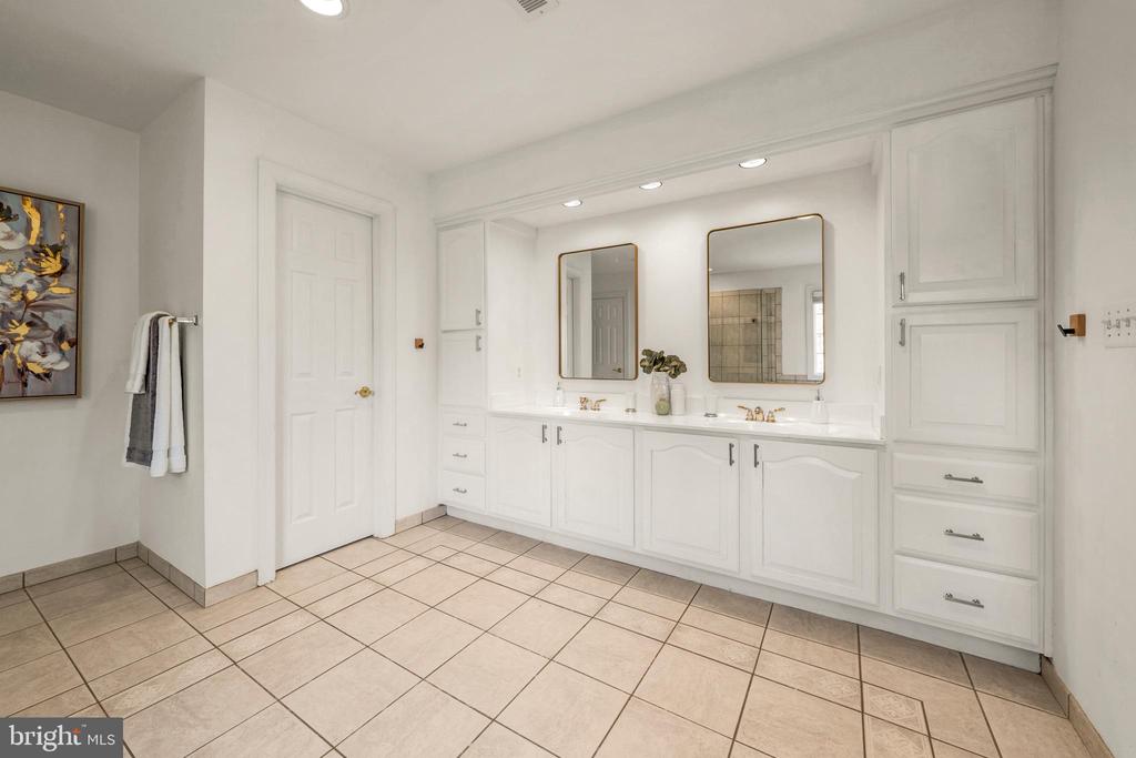 1096 LIBERTY MEETING COURT