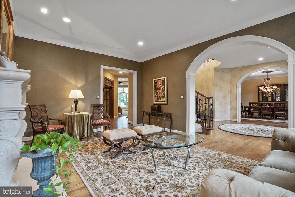 9864 WALKER GLEN COURT