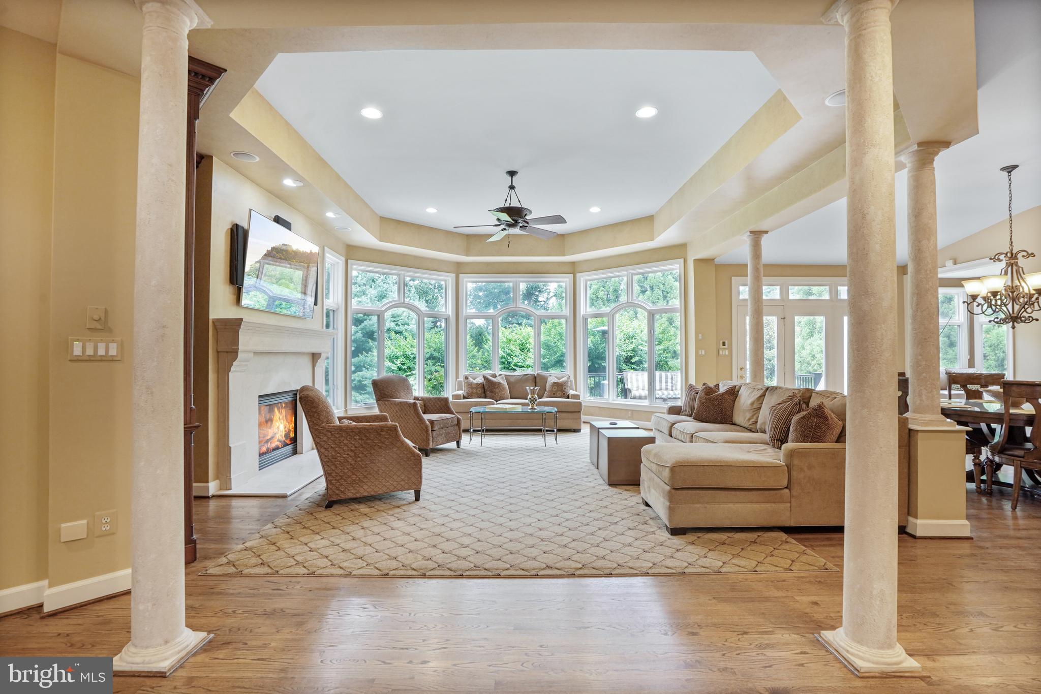 9864 WALKER GLEN COURT