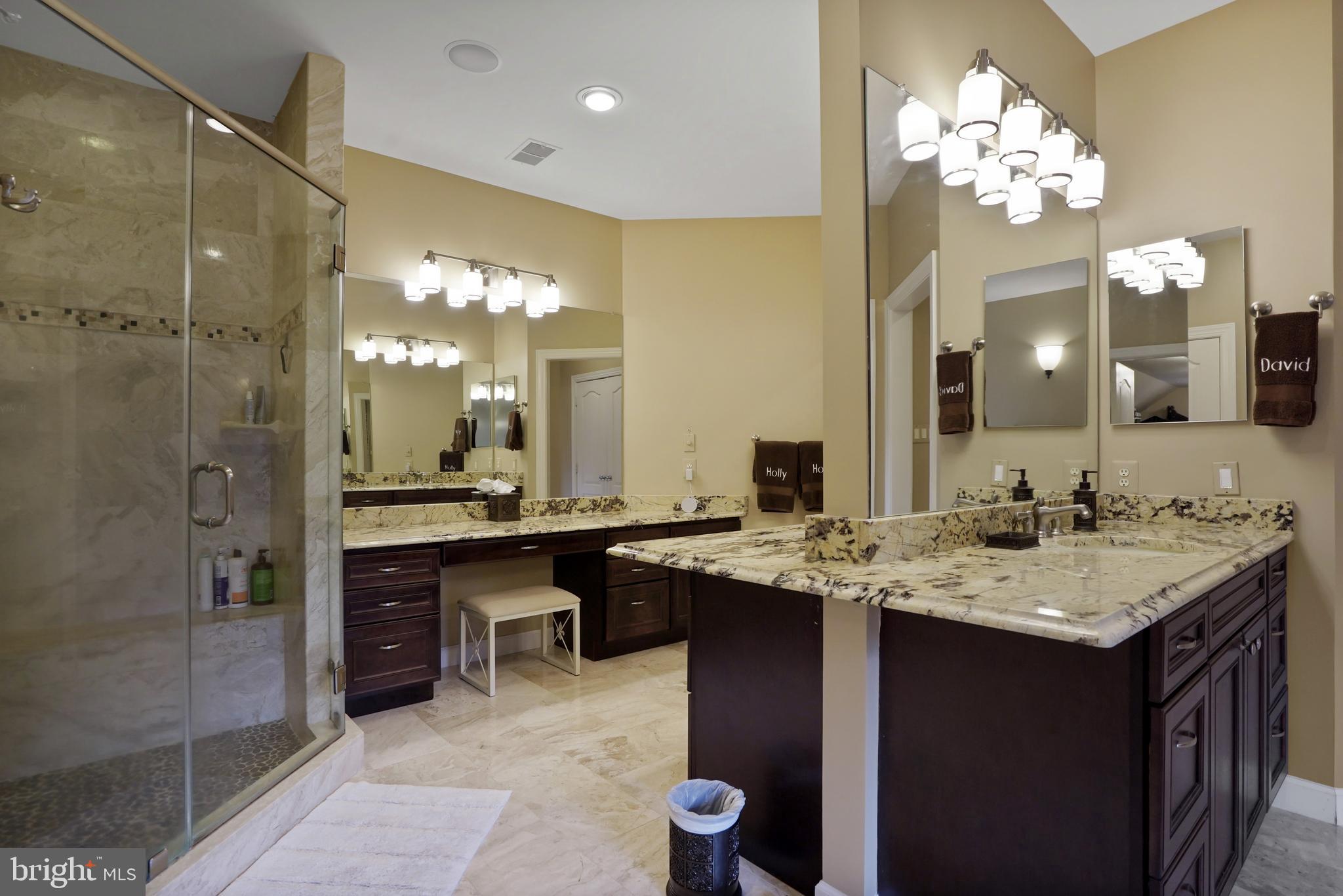 9864 WALKER GLEN COURT