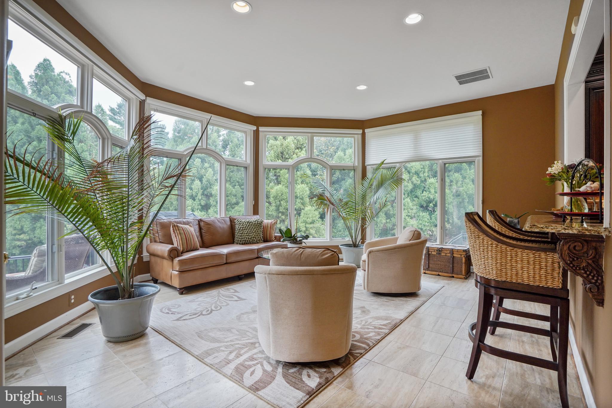 9864 WALKER GLEN COURT