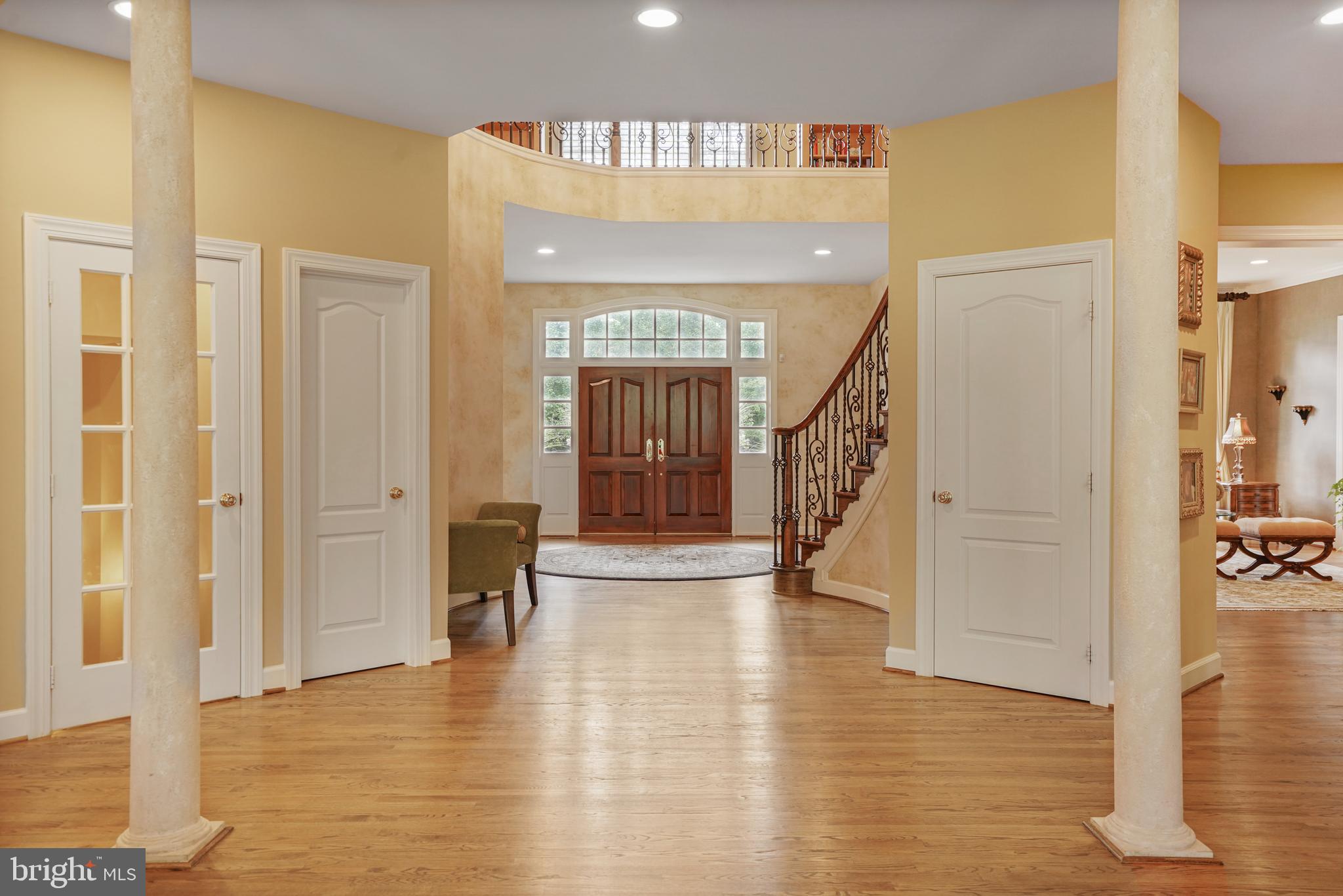 9864 WALKER GLEN COURT