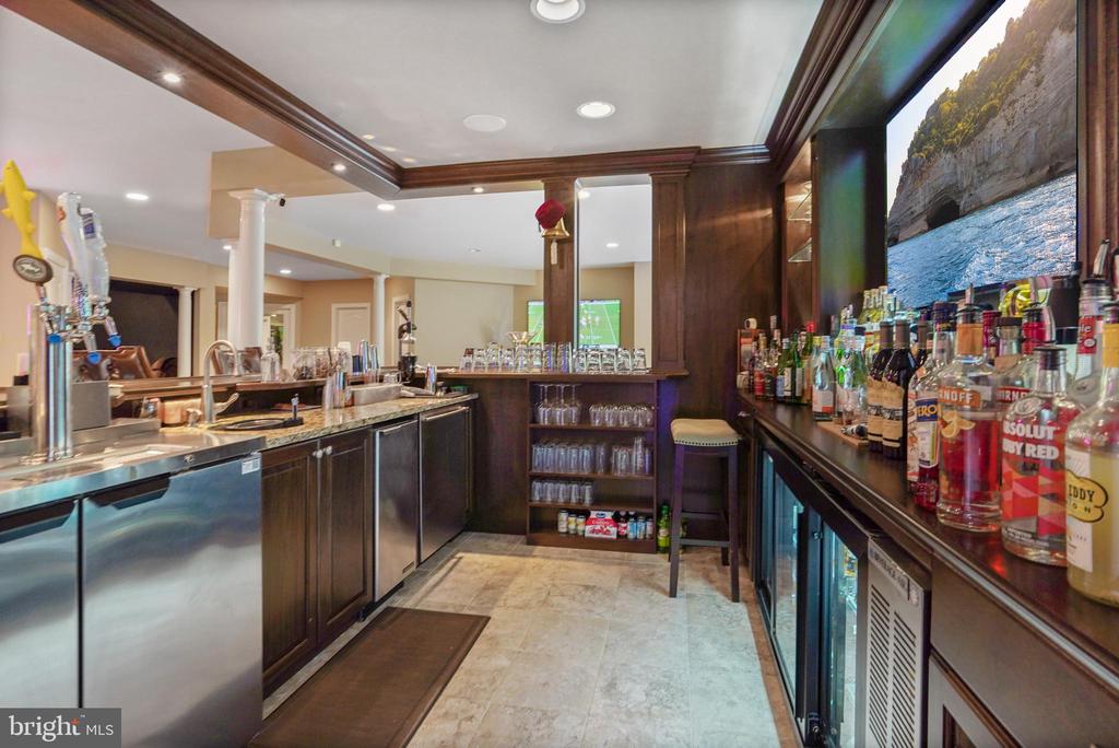 9864 WALKER GLEN COURT