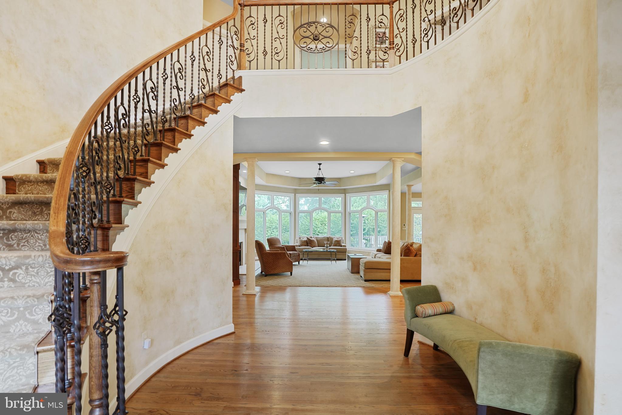 9864 WALKER GLEN COURT