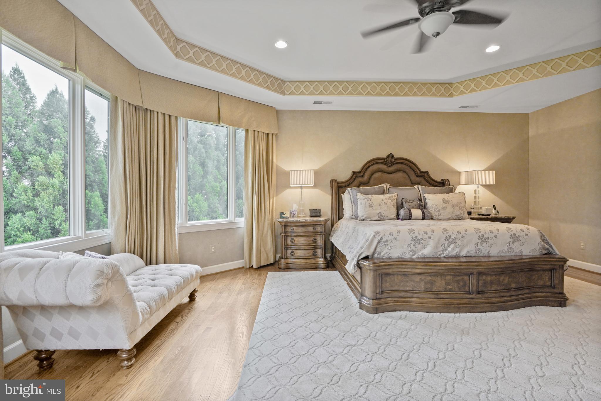 9864 WALKER GLEN COURT