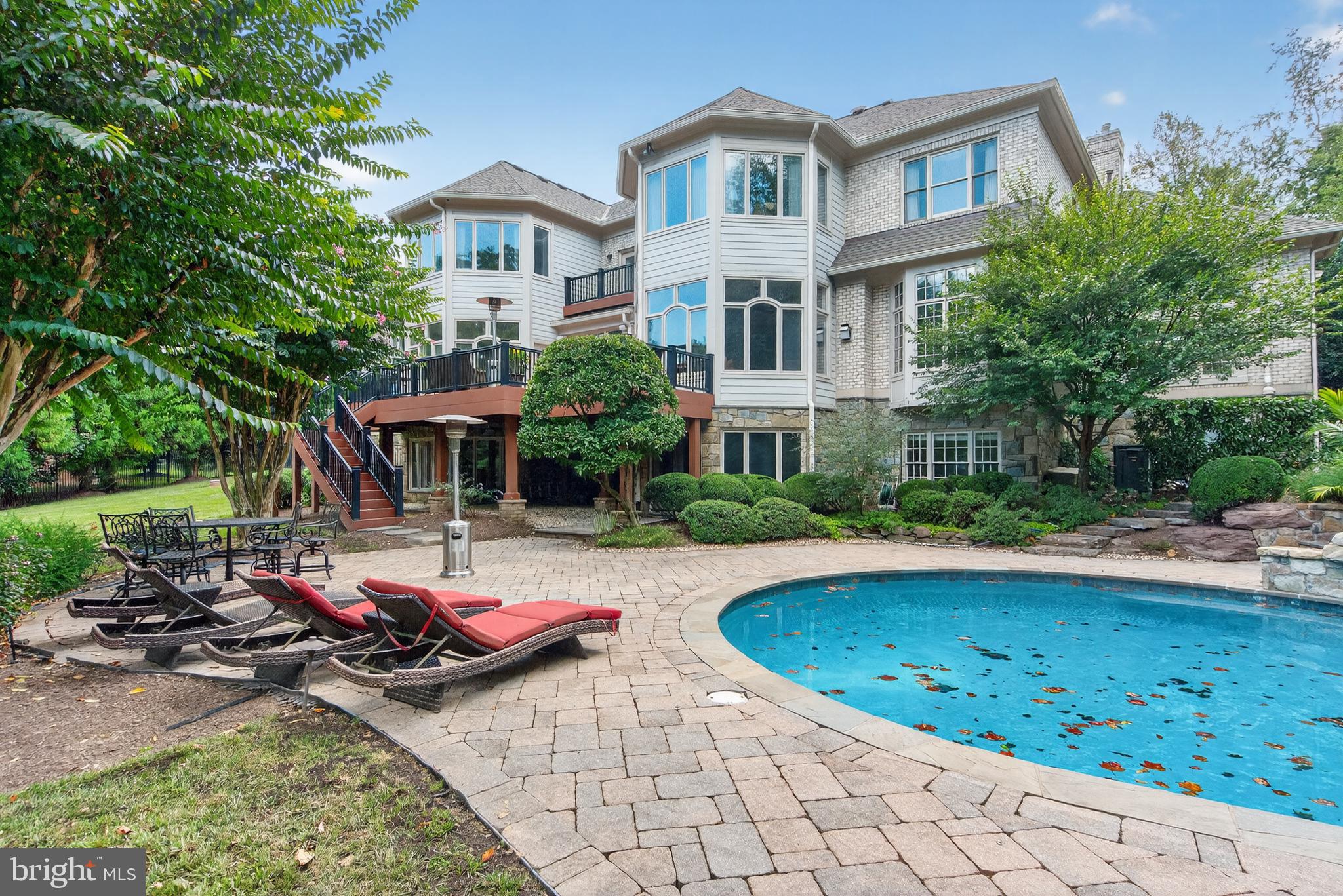 9864 WALKER GLEN COURT