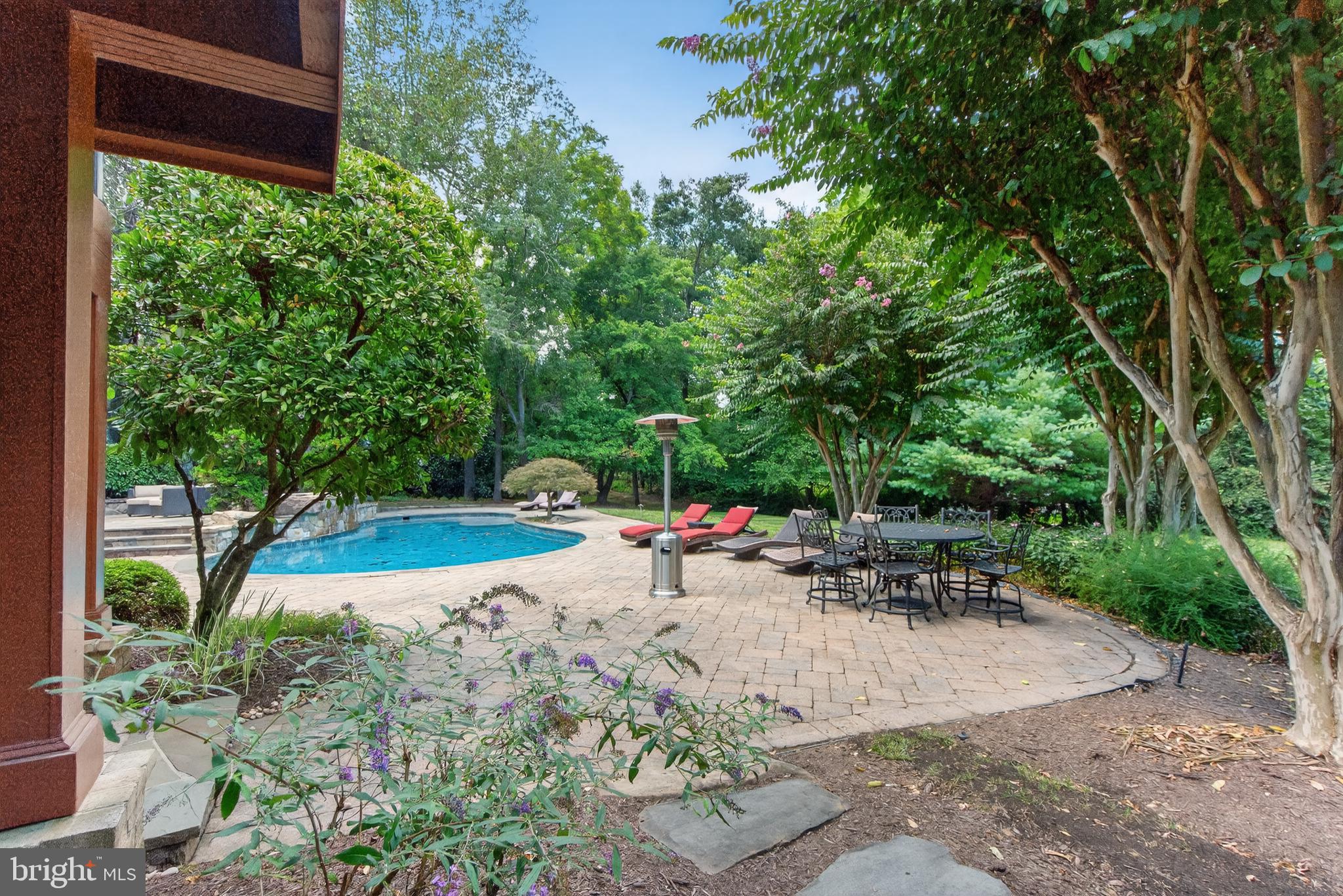 9864 WALKER GLEN COURT