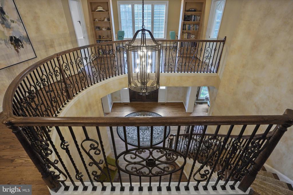 9864 WALKER GLEN COURT