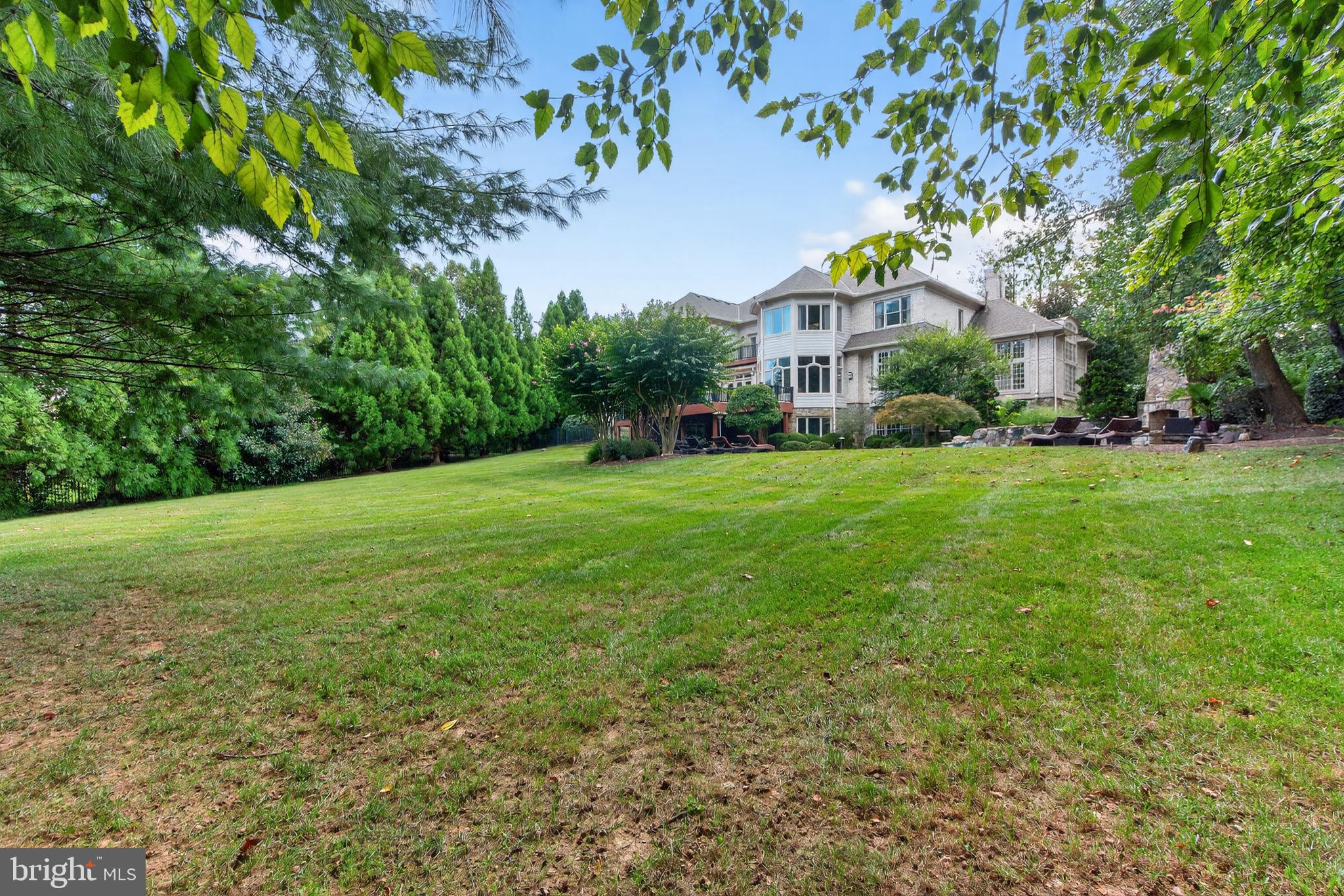 9864 WALKER GLEN COURT