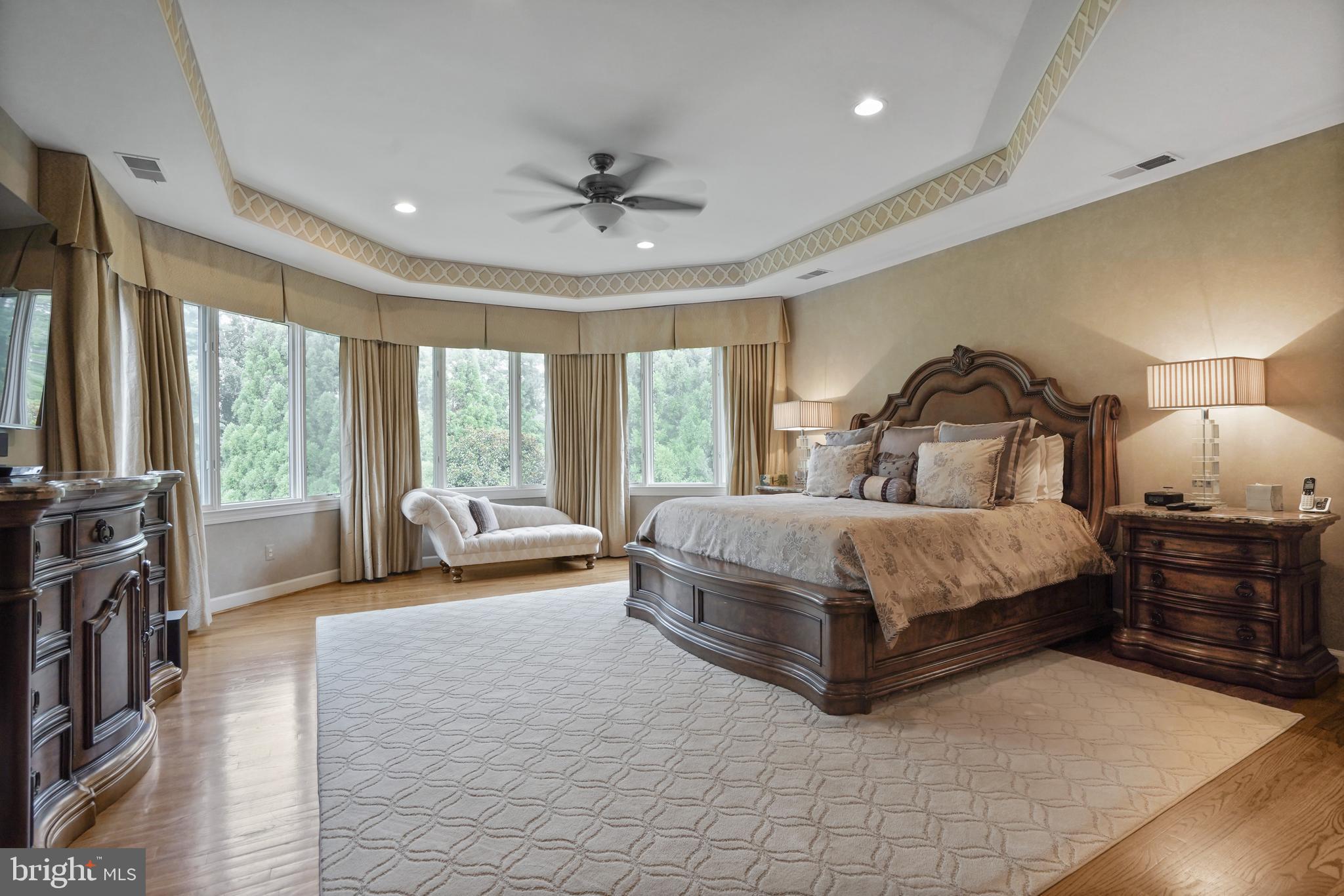 9864 WALKER GLEN COURT