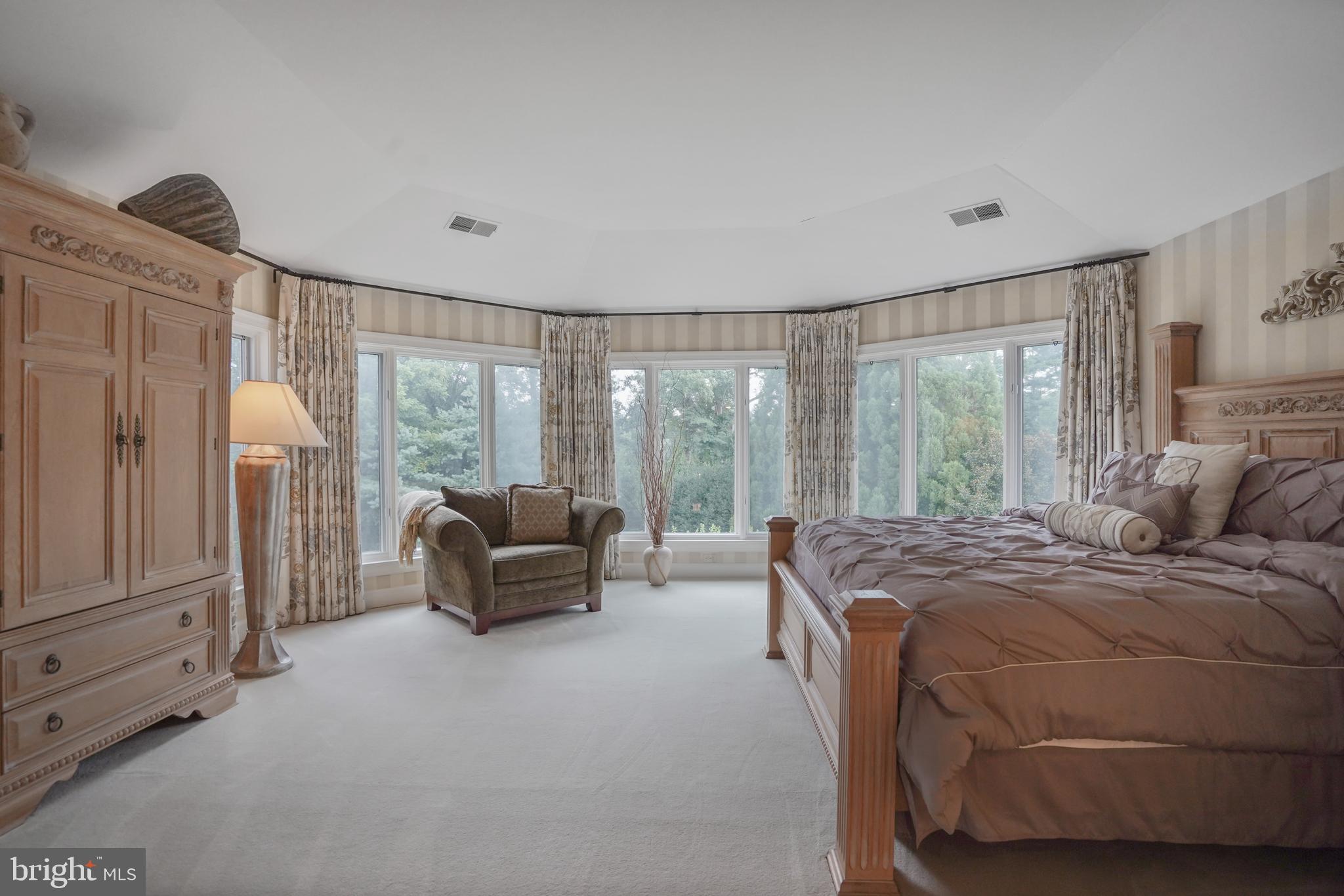 9864 WALKER GLEN COURT