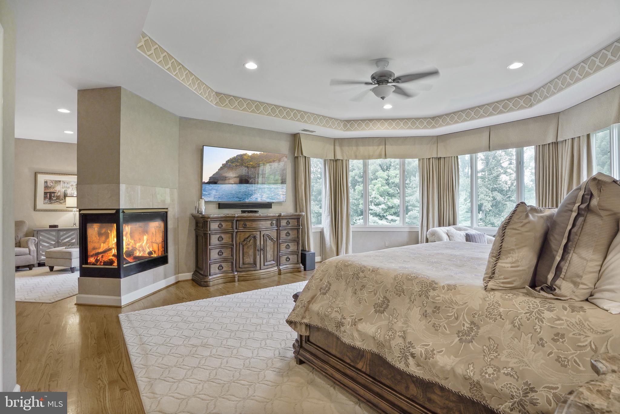 9864 WALKER GLEN COURT