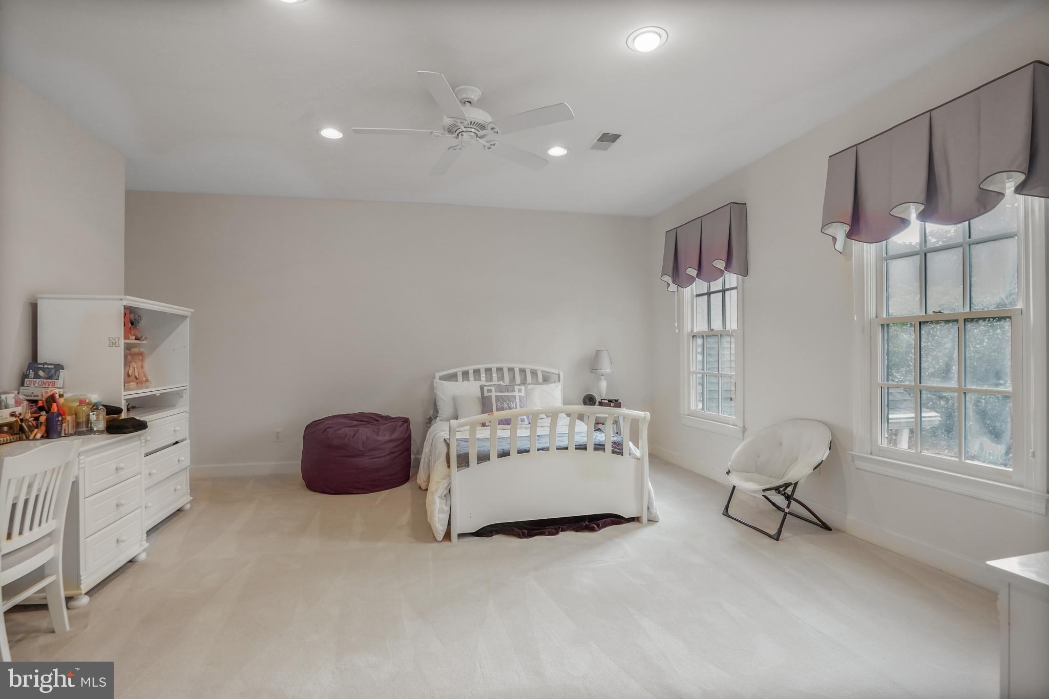 9864 WALKER GLEN COURT