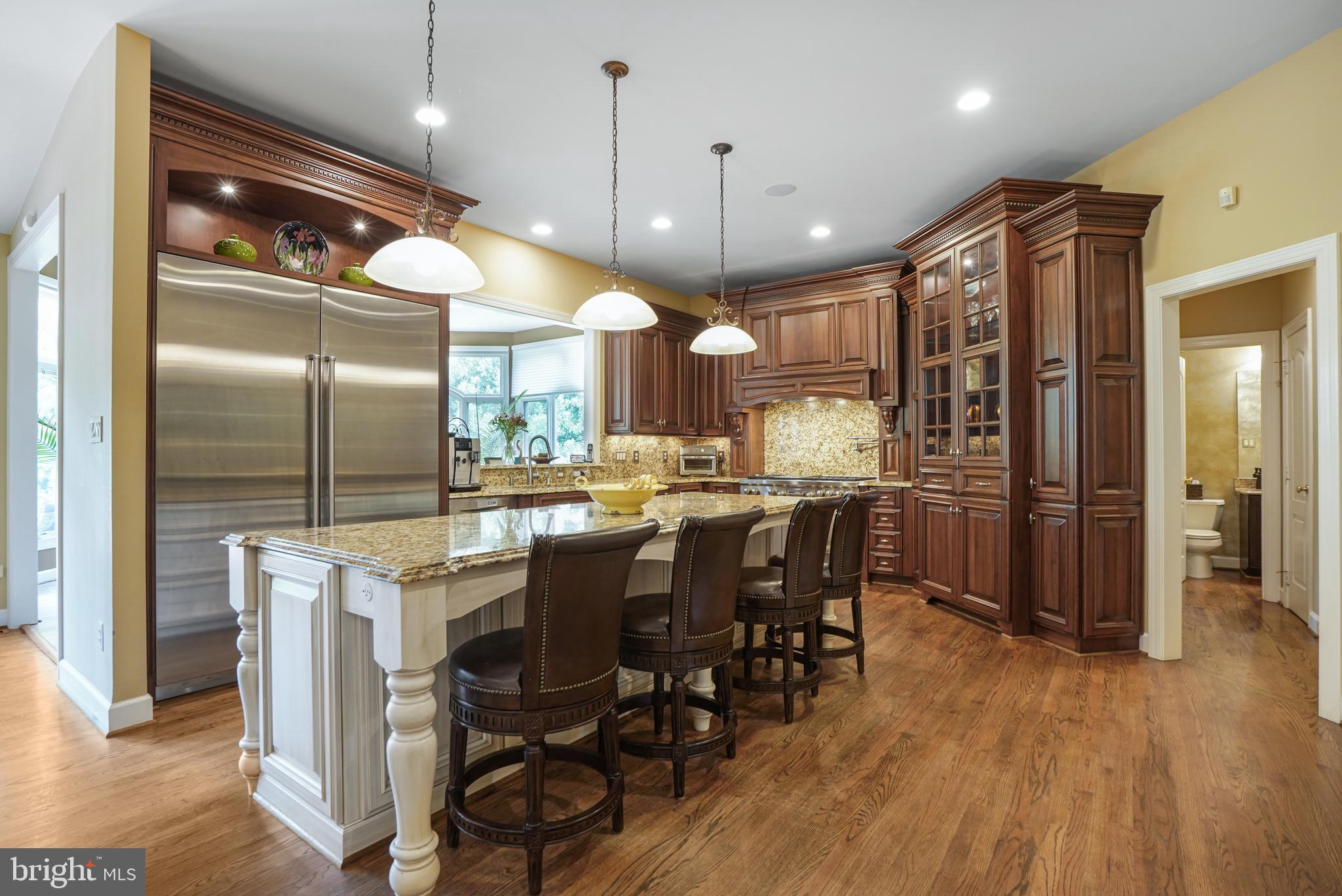 9864 WALKER GLEN COURT