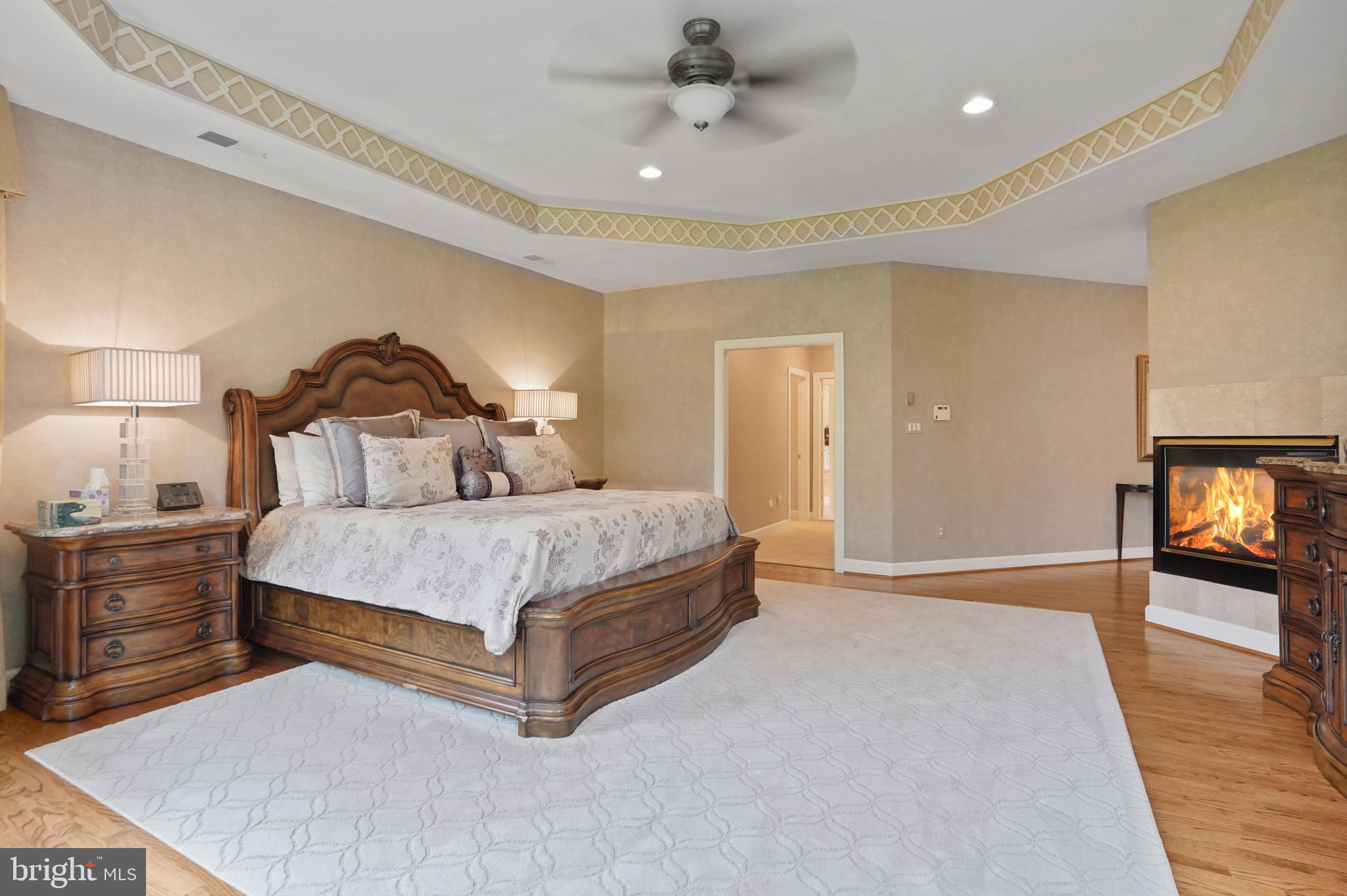 9864 WALKER GLEN COURT