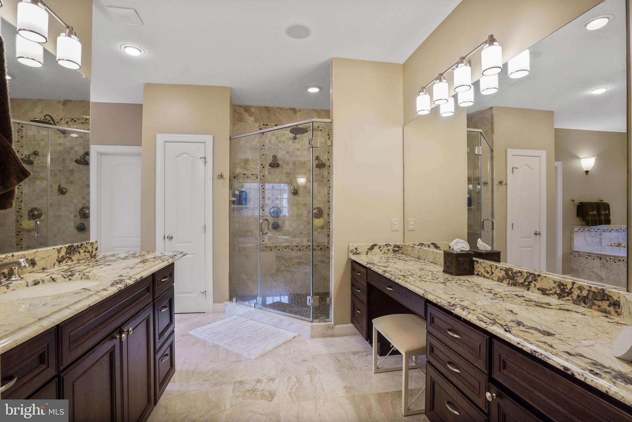 9864 WALKER GLEN COURT