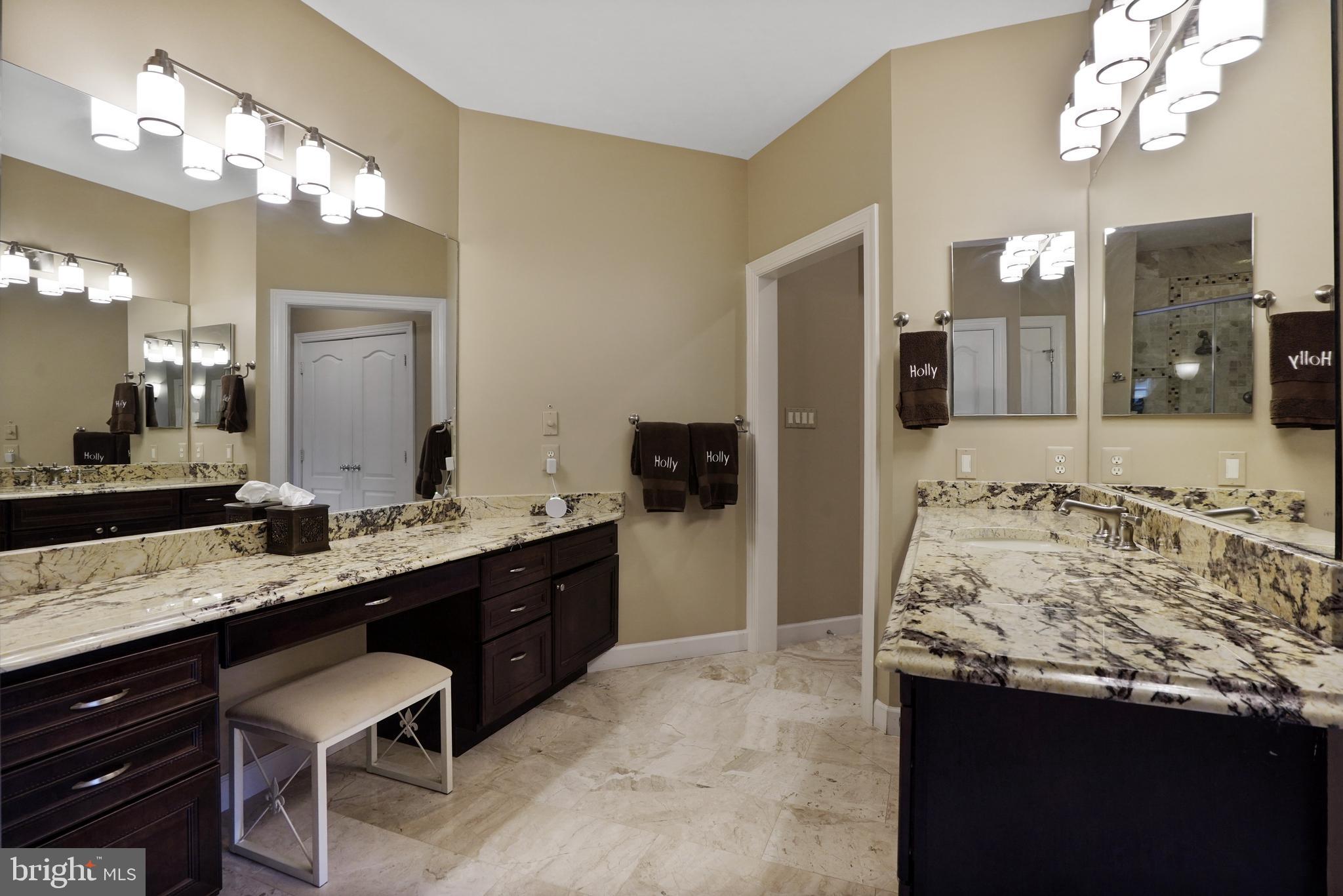 9864 WALKER GLEN COURT