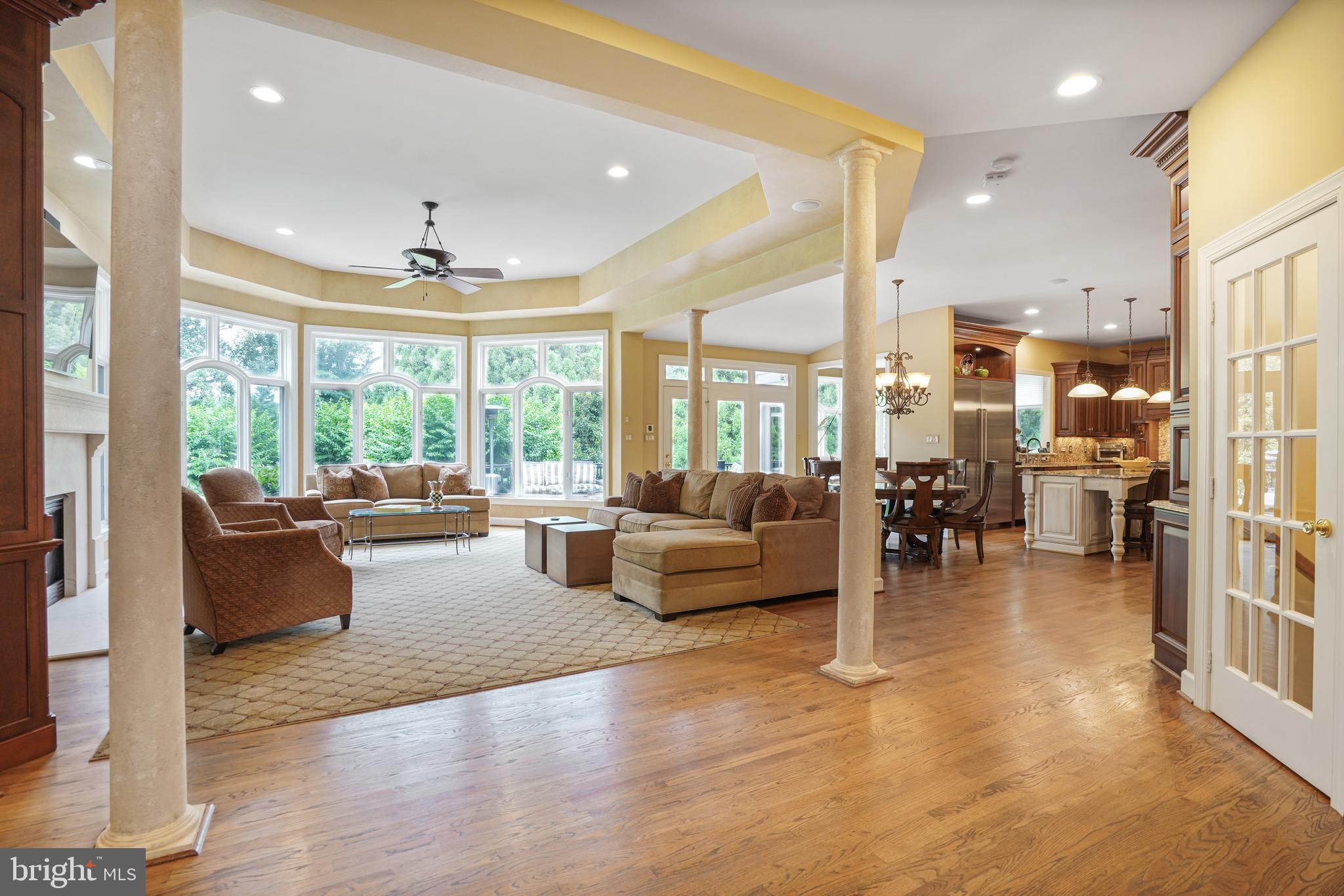 9864 WALKER GLEN COURT